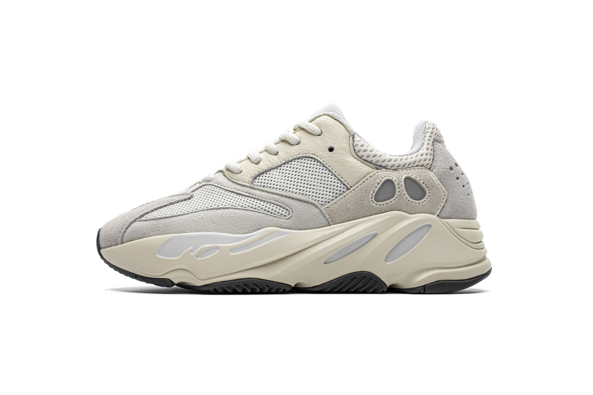 Yeezy Boost 700 ��Analog�� EG7596