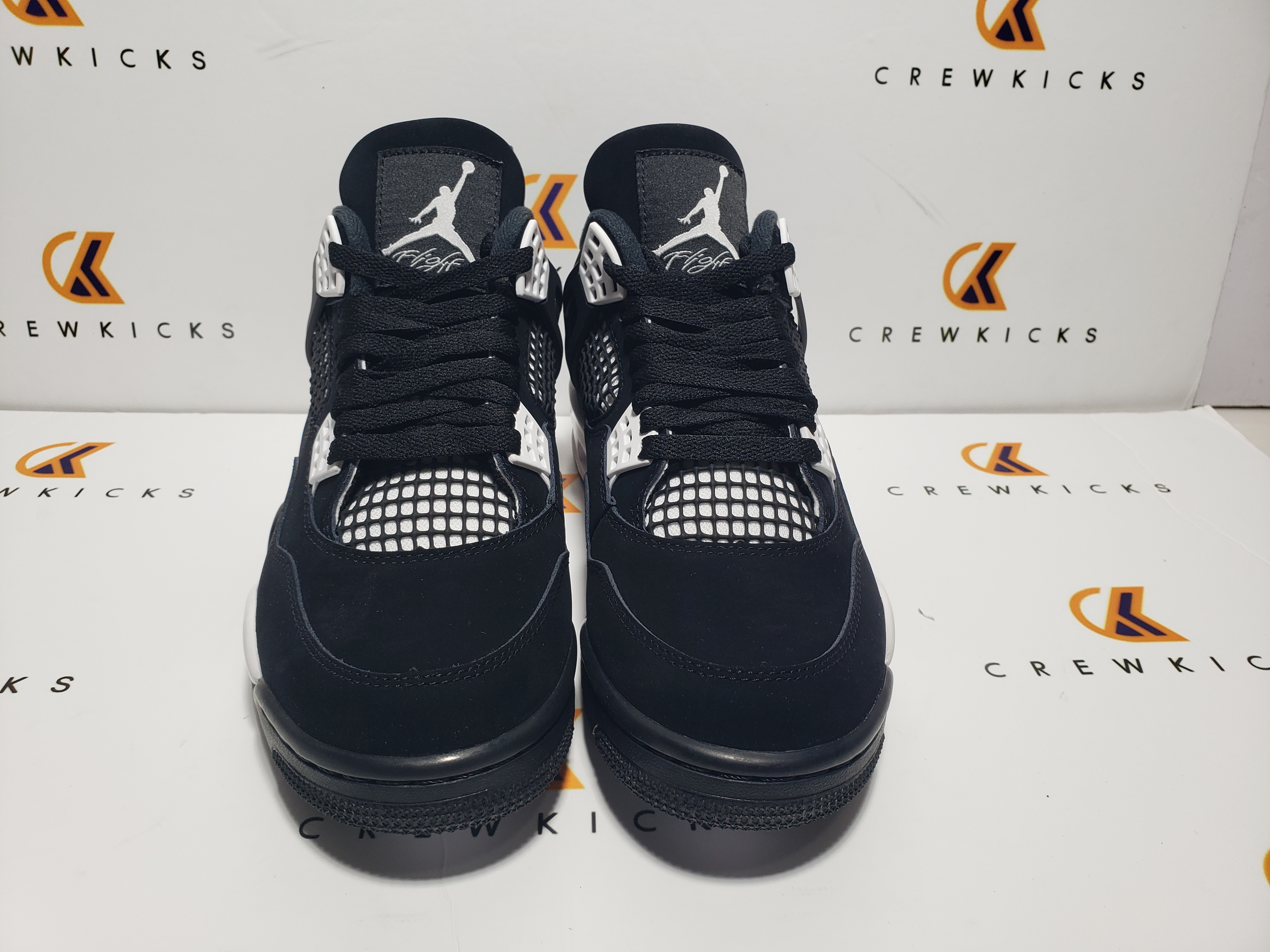 Air Jordan 4 Retro White Thunder FQ8138-001