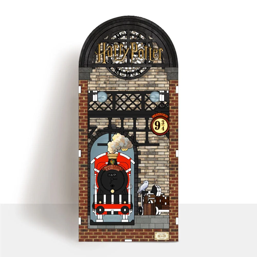 Harry Potter: Platform 9¾: Hogwarts Express Station - DIY Book Nook Kit
