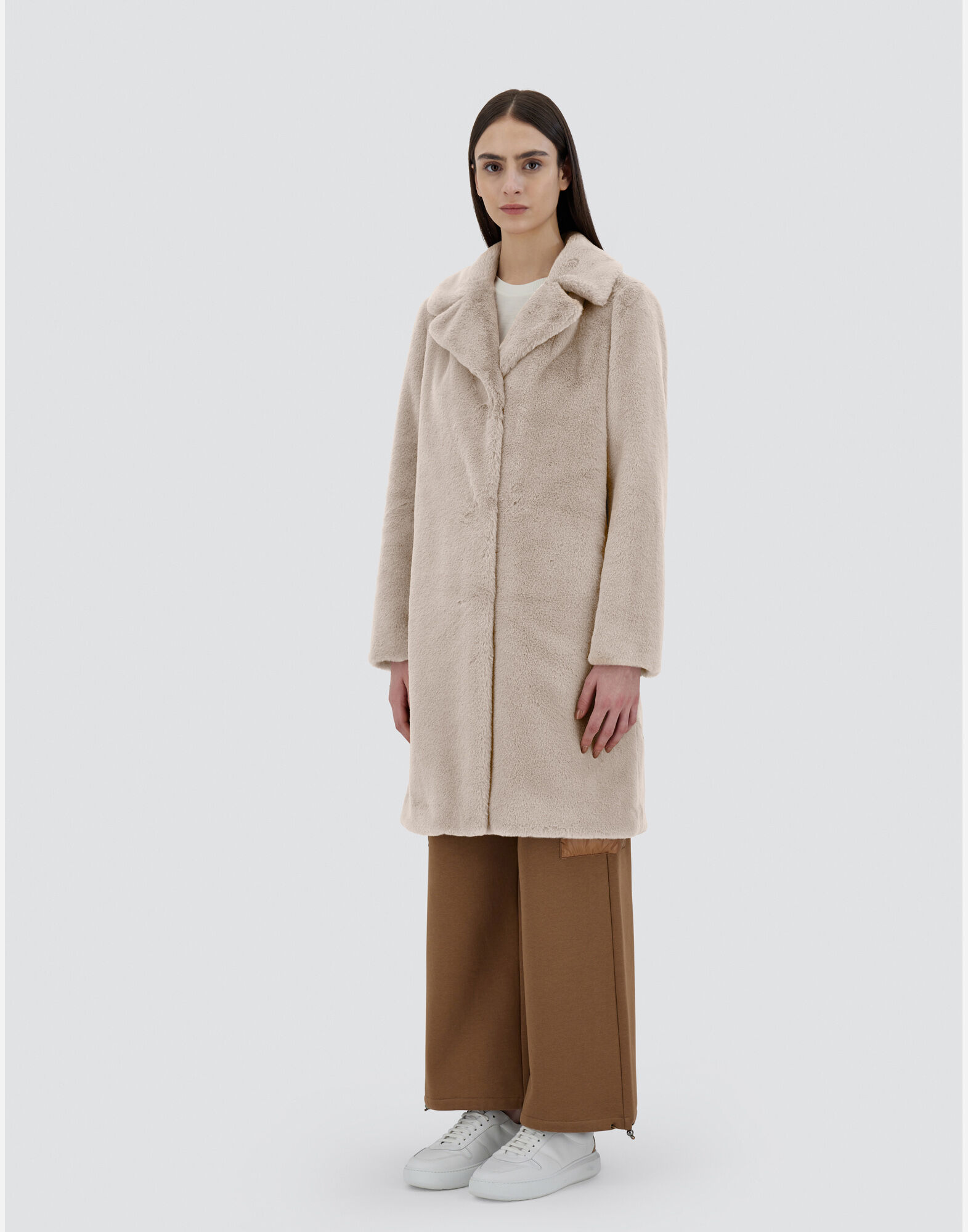 COAT IN SOFT ALTERNATIVE FUR