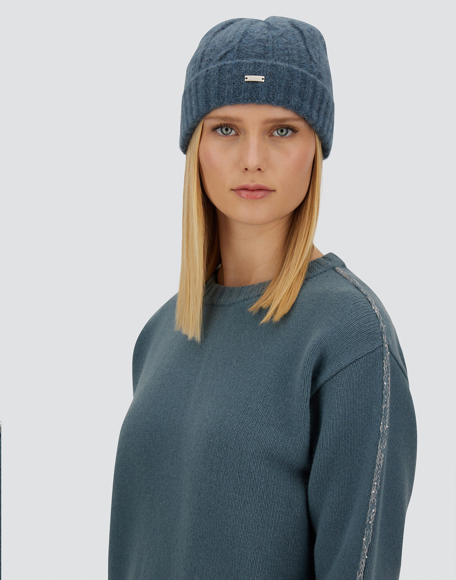 RESORT BEANIE IN CABLE KNIT ALPACA WOOL