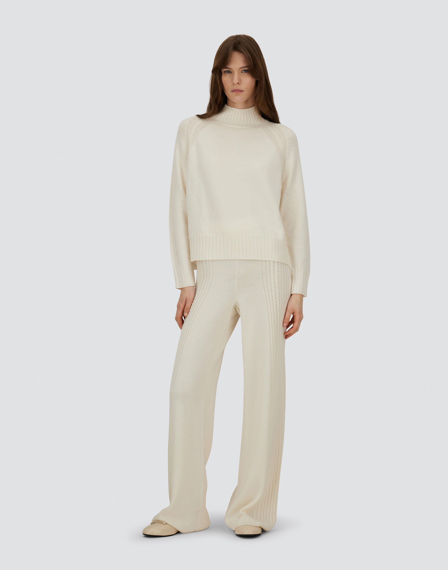 TROUSERS IN RIBBED & BRAIDED MERINO WOOL
