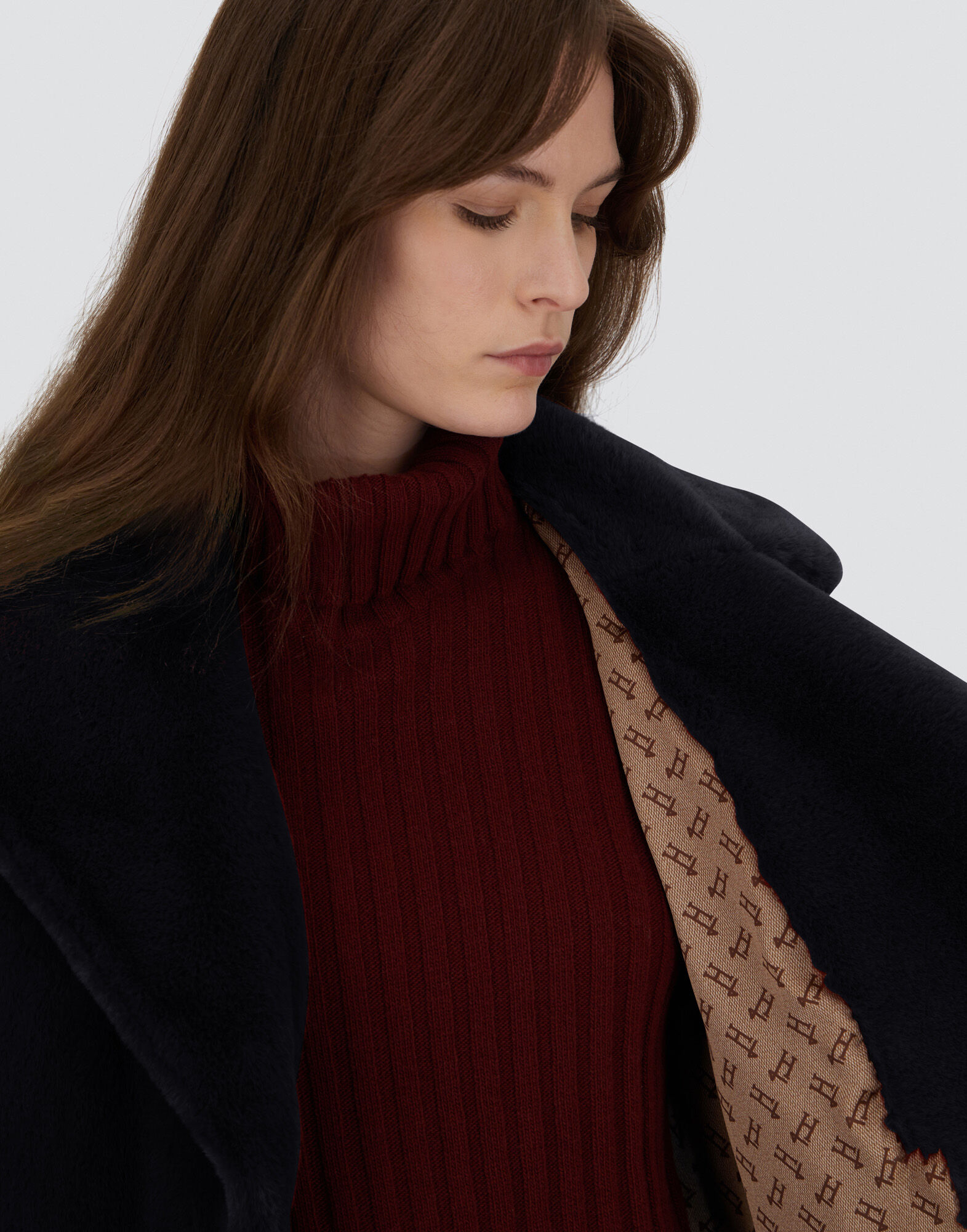COAT IN SOFT ALTERNATIVE FUR