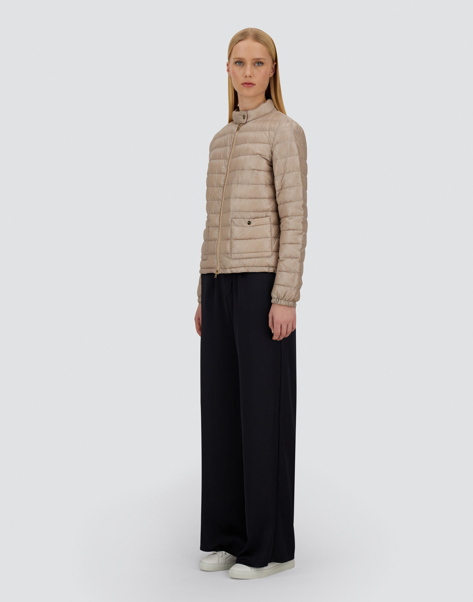 BOMBER JACKET IN NYLON ULTRALIGHT