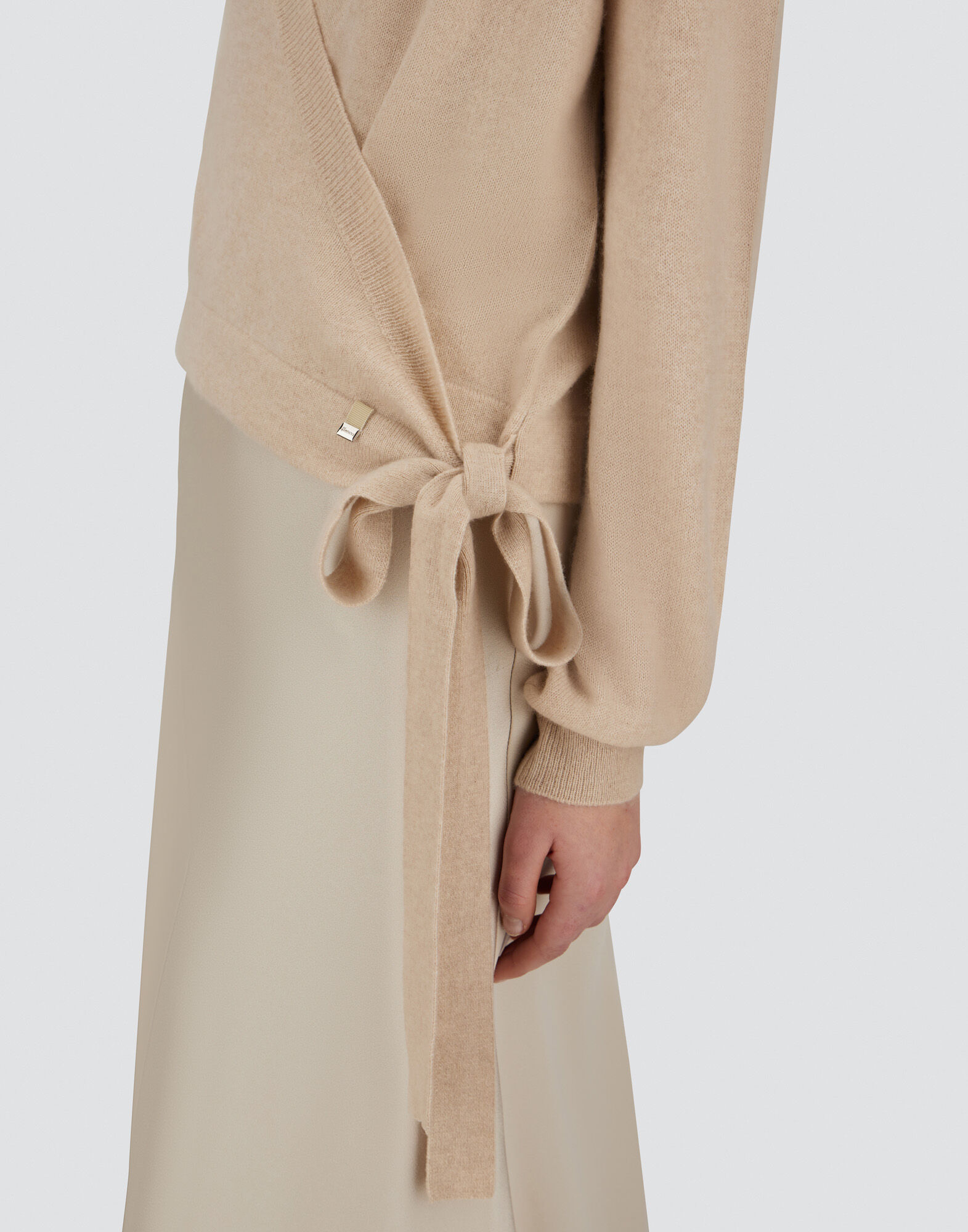 RESORT CARDIGAN IN LIGHT CASHMERE KNIT