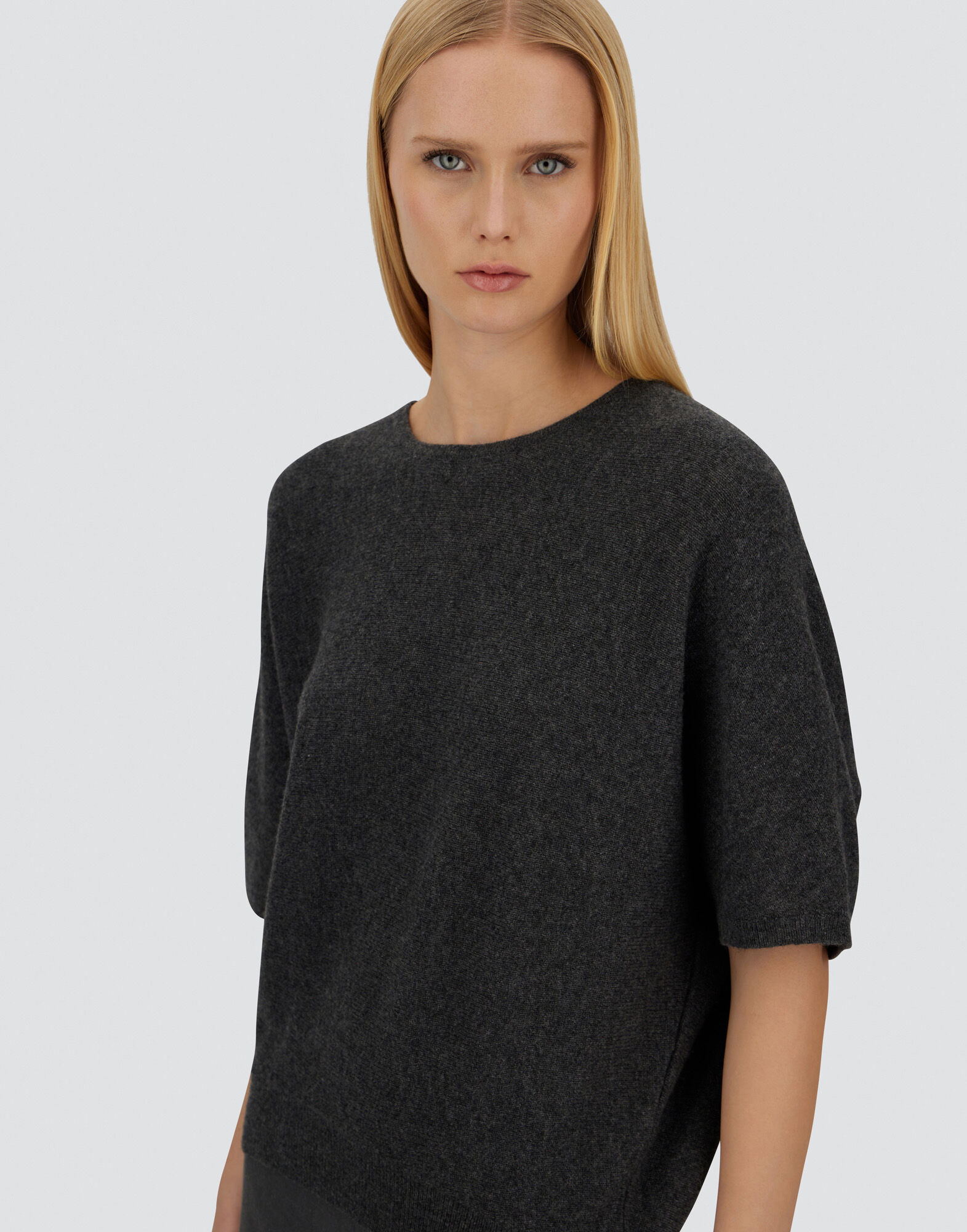 RESORT T-SHIRT IN LIGHT CASHMERE KNIT