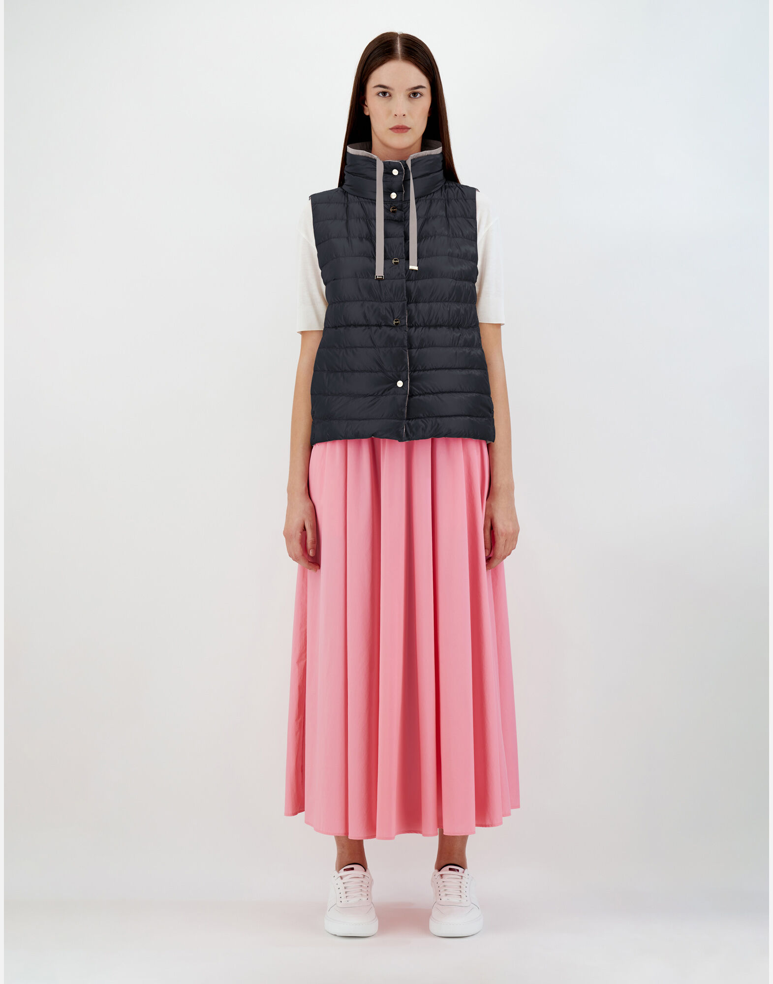 REVERSIBLE SLEEVELESS JACKET IN NYLON ULTRALIGHT
