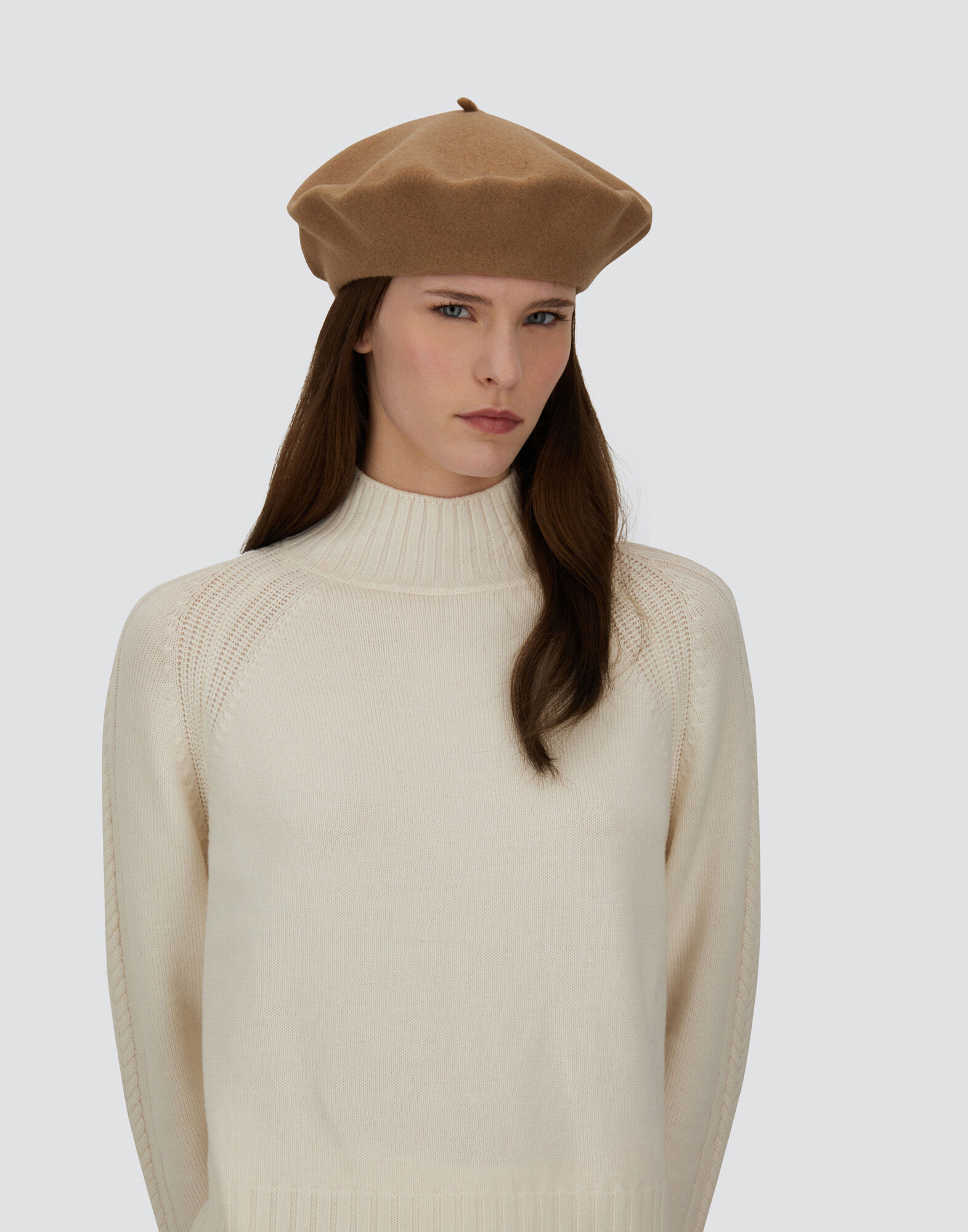 HAT IN PURE WOOL