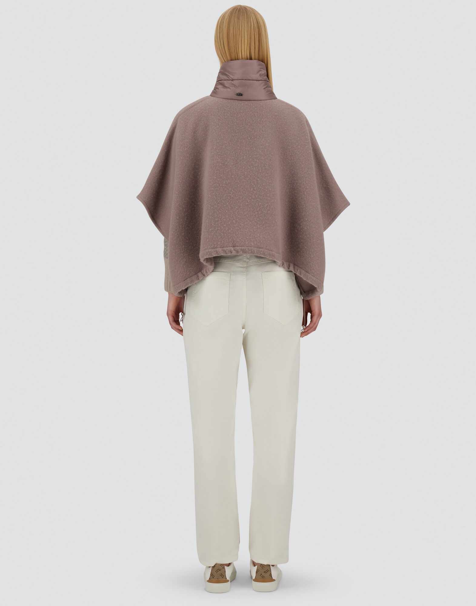 RESORT SHORT PONCHO IN WARMY CASHMERE WOOL & NYLON ULTRALIGHT