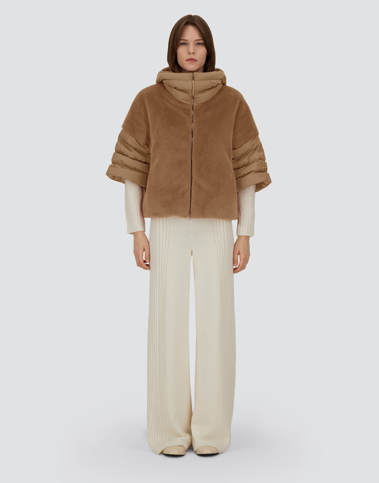 CAPE IN SATIN AND LADY ALTERNATIVE FUR