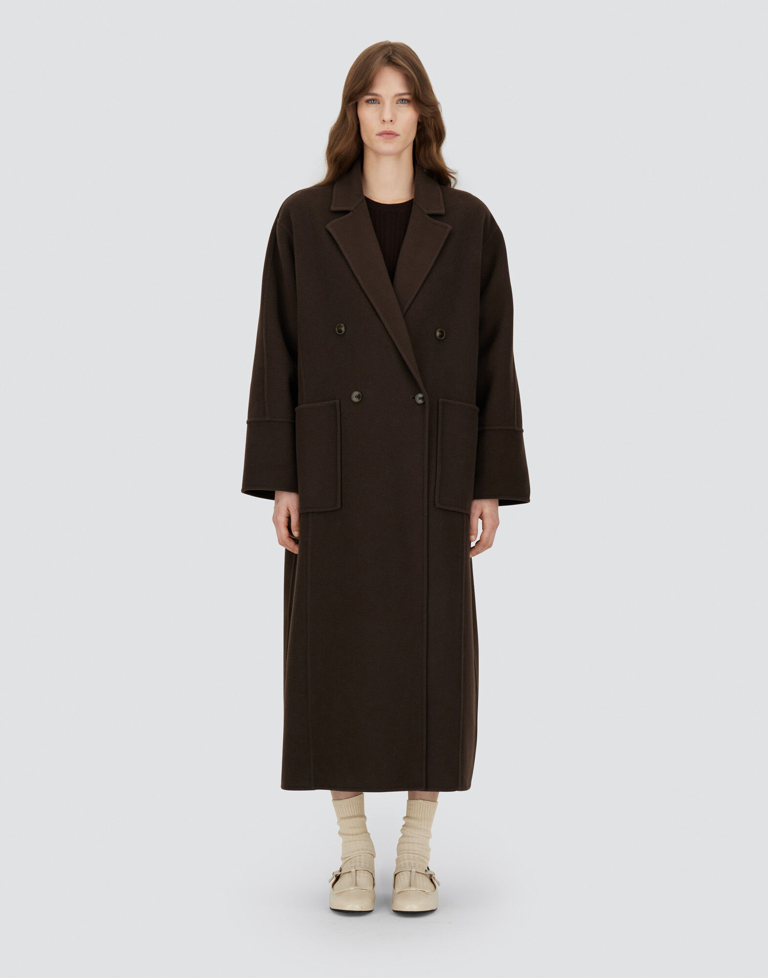 COAT IN NEW MODERN WOOL
