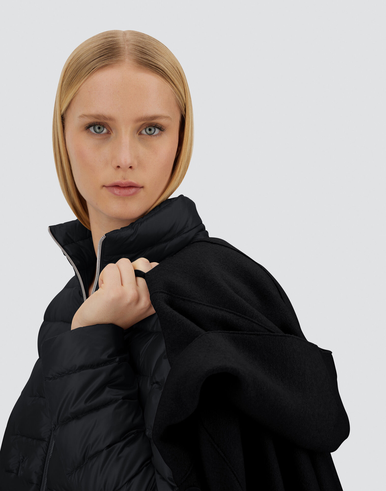 RESORT CAPE IN FELTED WOOL & NYLON ULTRALIGHT
