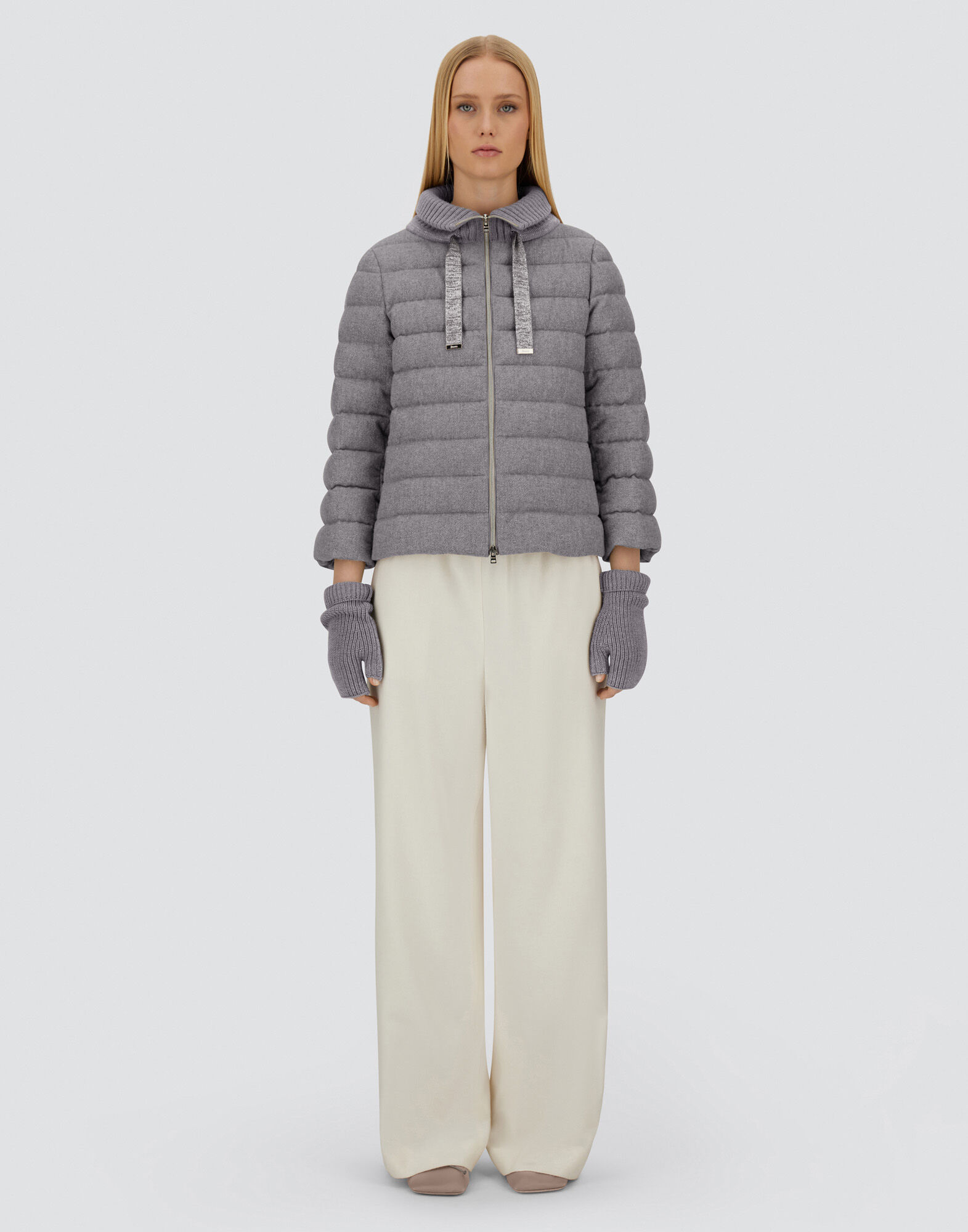 RESORT CAPE IN LUCENT CASHMERE WOOL