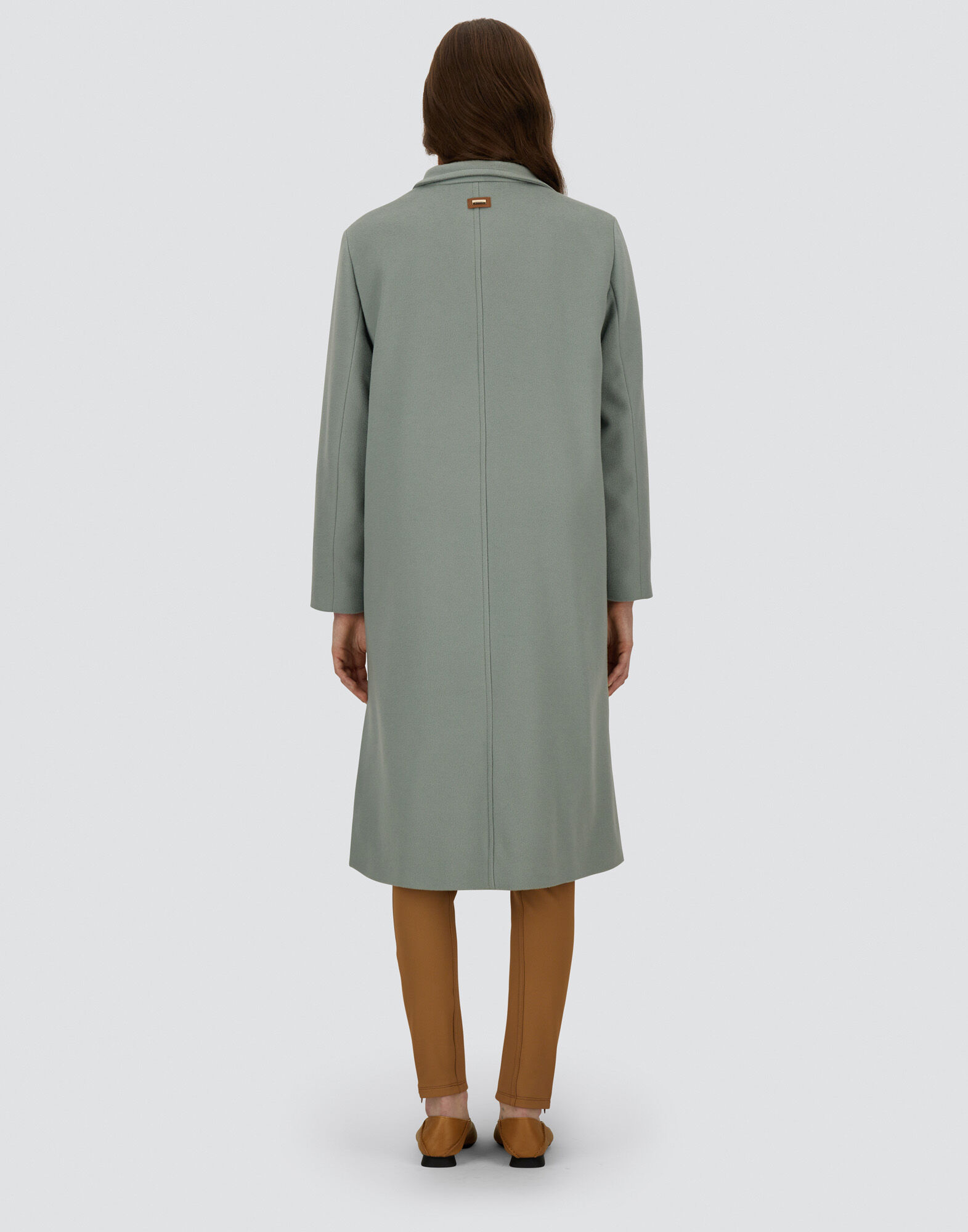 HIGH-NECK COAT IN LUXURY WOOL