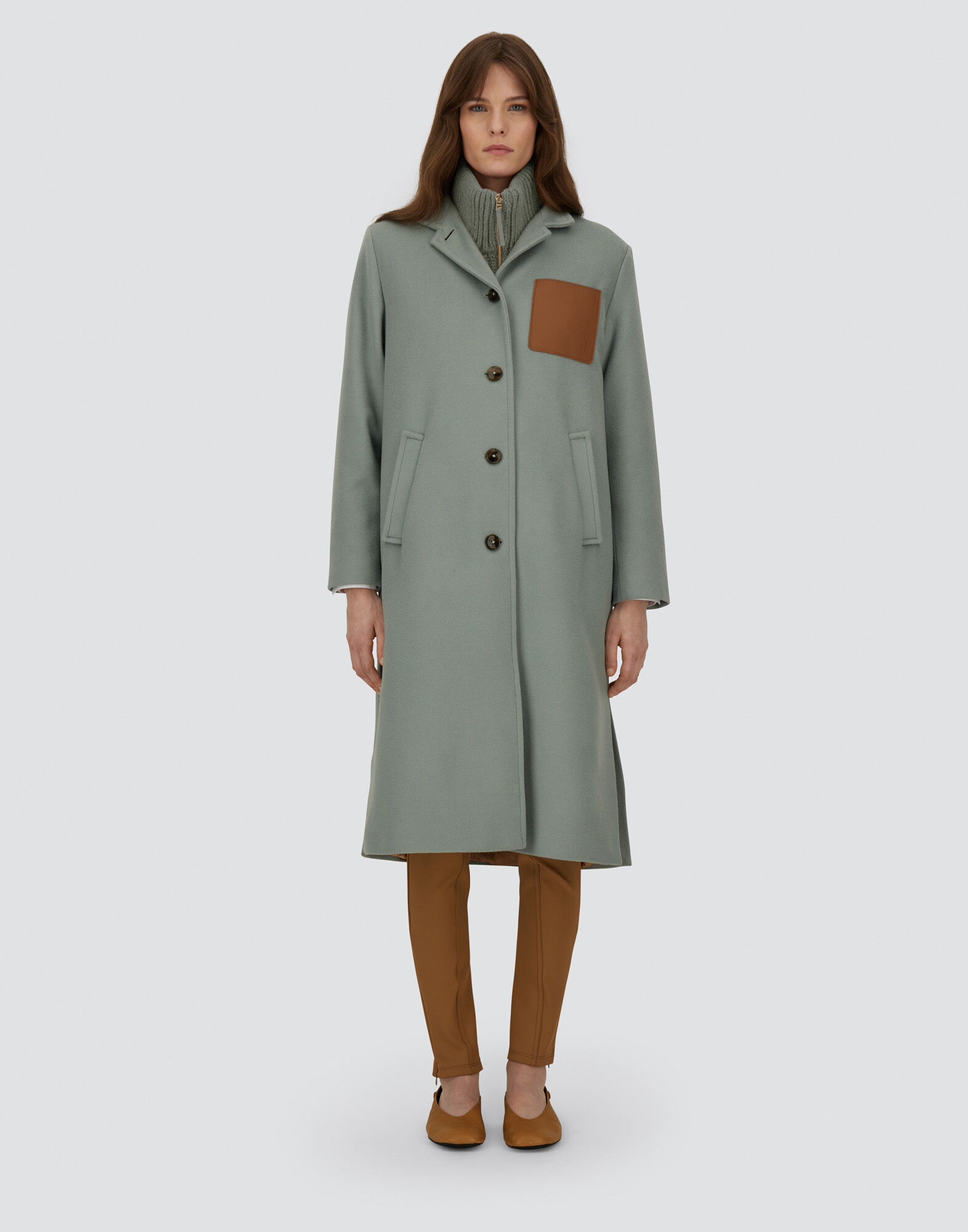HIGH-NECK COAT IN LUXURY WOOL