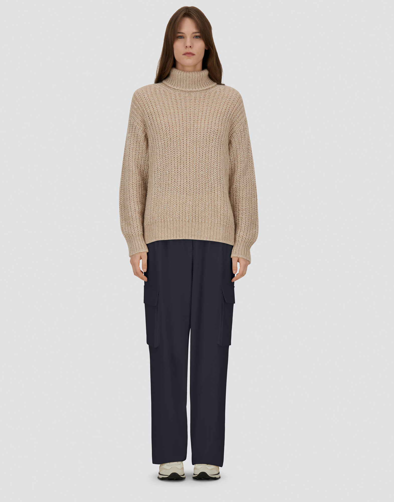 CARGO TROUSERS IN FLUID WOOL