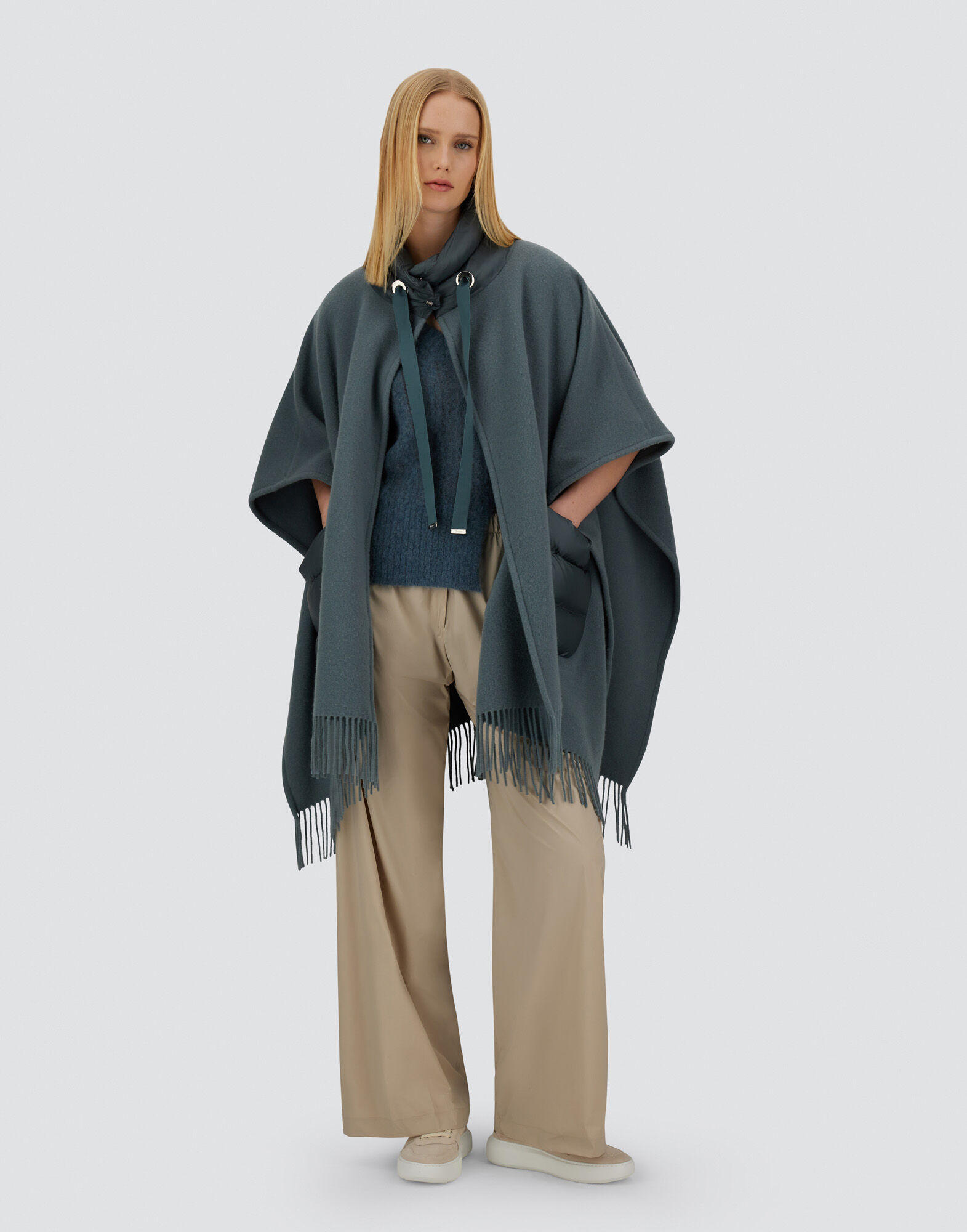 RESORT PONCHO IN WARMY & NYLON ULTRALIGHT