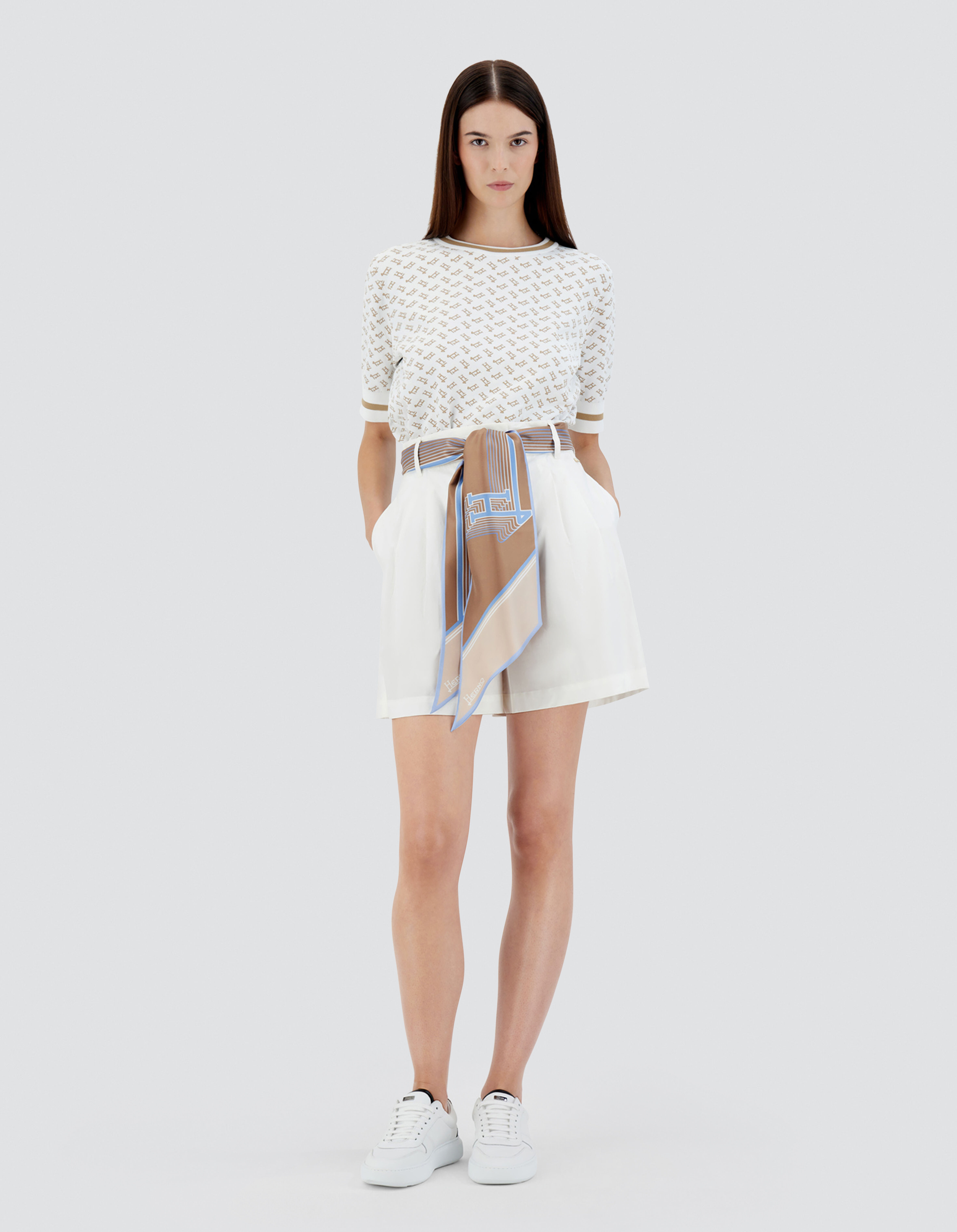 LIGHT COTTON STRETCH SHORTS