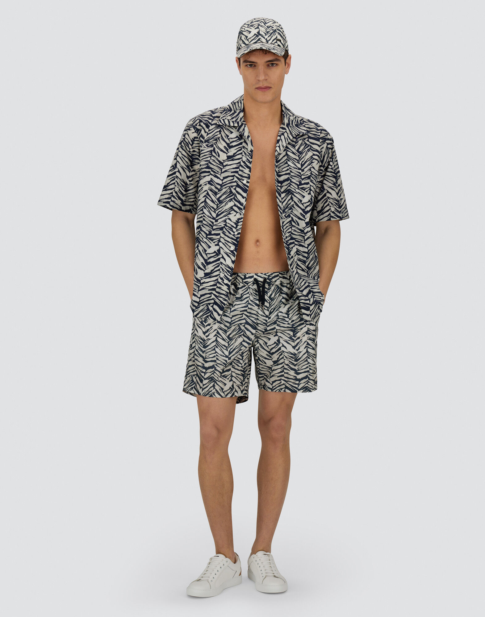 RESORT SWIM SHORTS IN NYLON SEASONAL PRINT