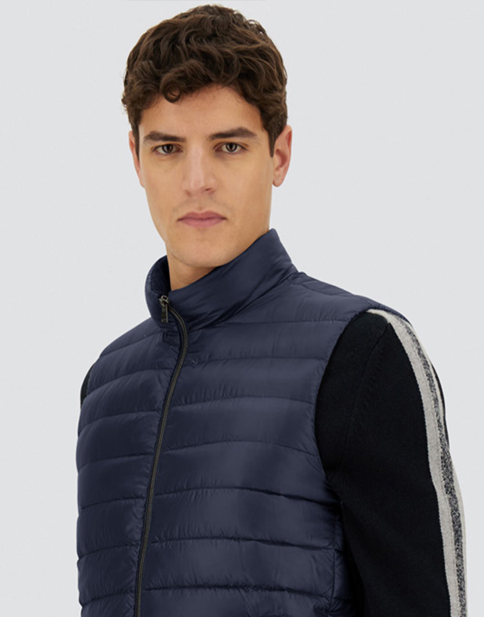 RESORT VEST IN NYLON ULTRALIGHT