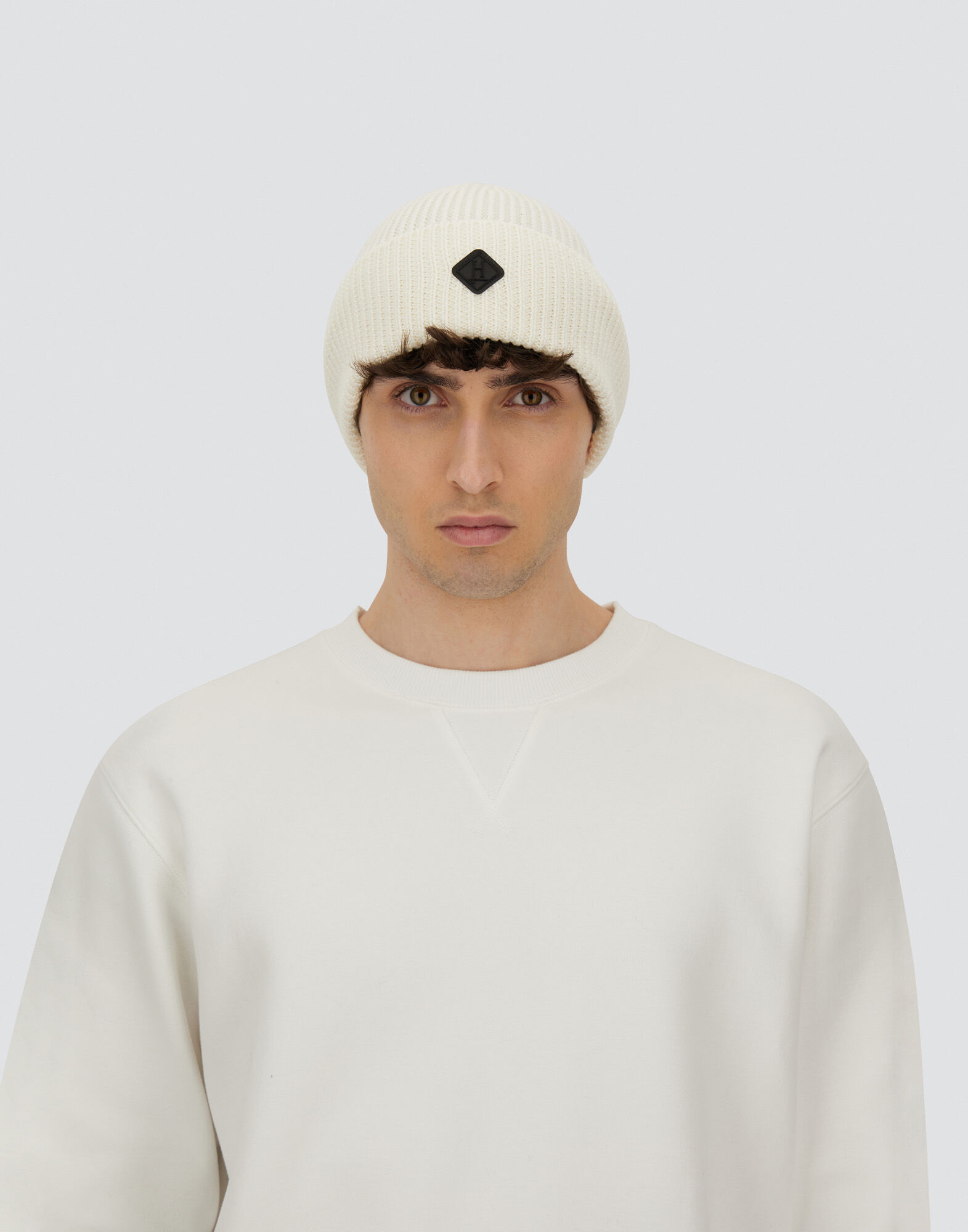 BEANIE IN RIBBED MERINO WOOL