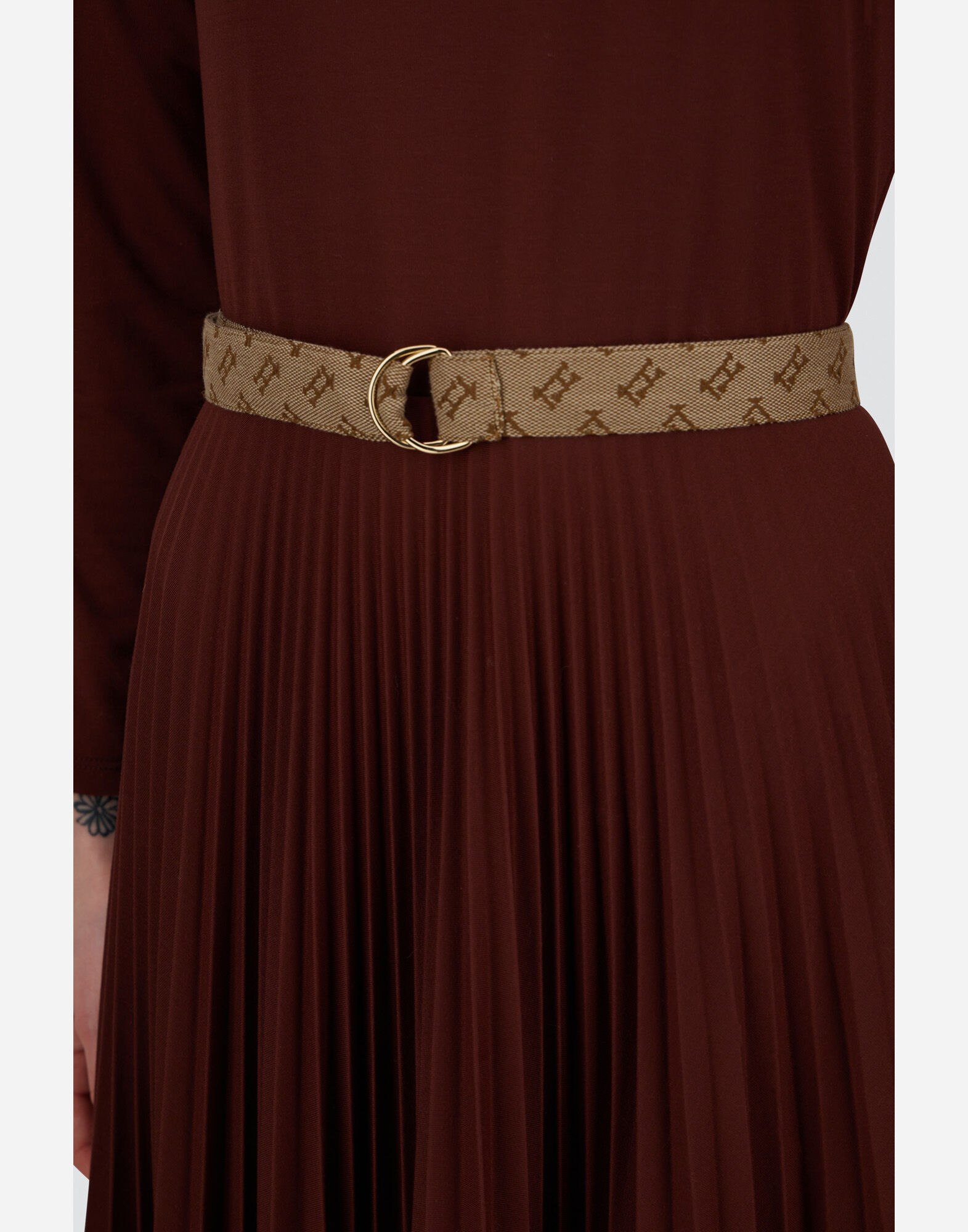 DRESS IN PLEATED JERSEY AND MONOGRAM