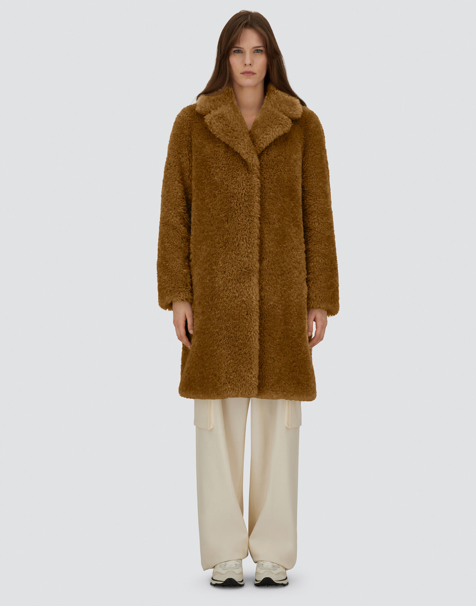 COAT IN CURLY ALTERNATIVE FUR