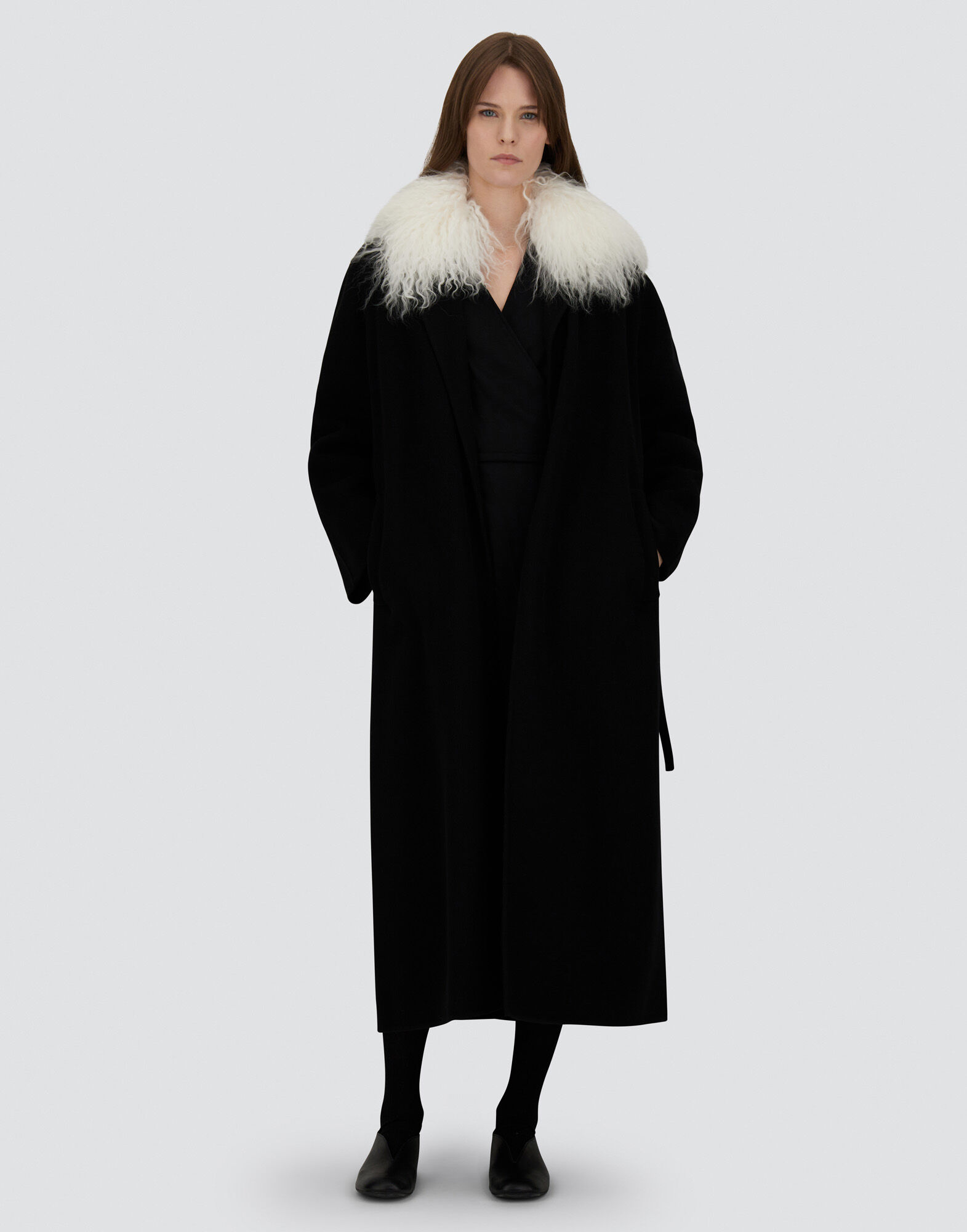 BELTED COAT IN NEW MODERN WOOL