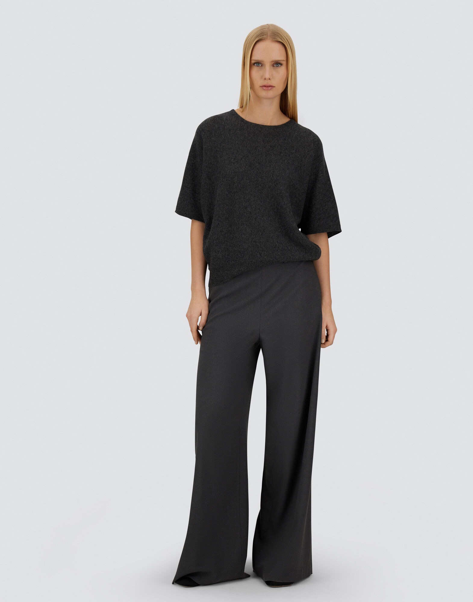 RESORT T-SHIRT IN LIGHT CASHMERE KNIT
