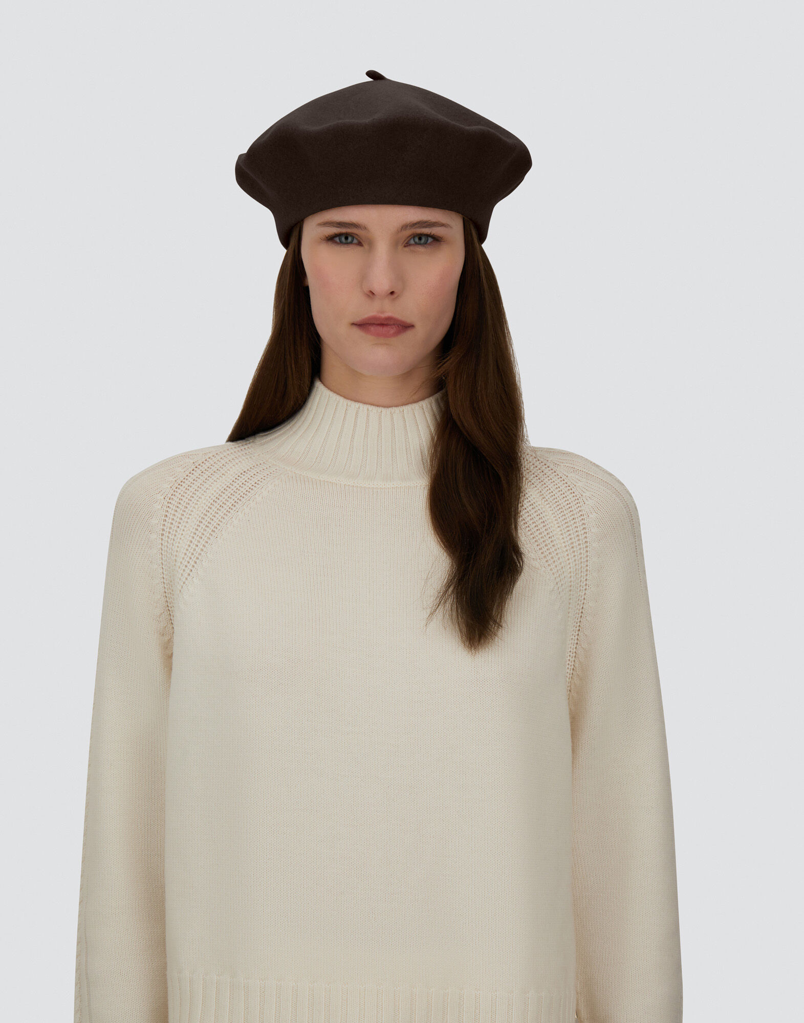 HAT IN PURE WOOL