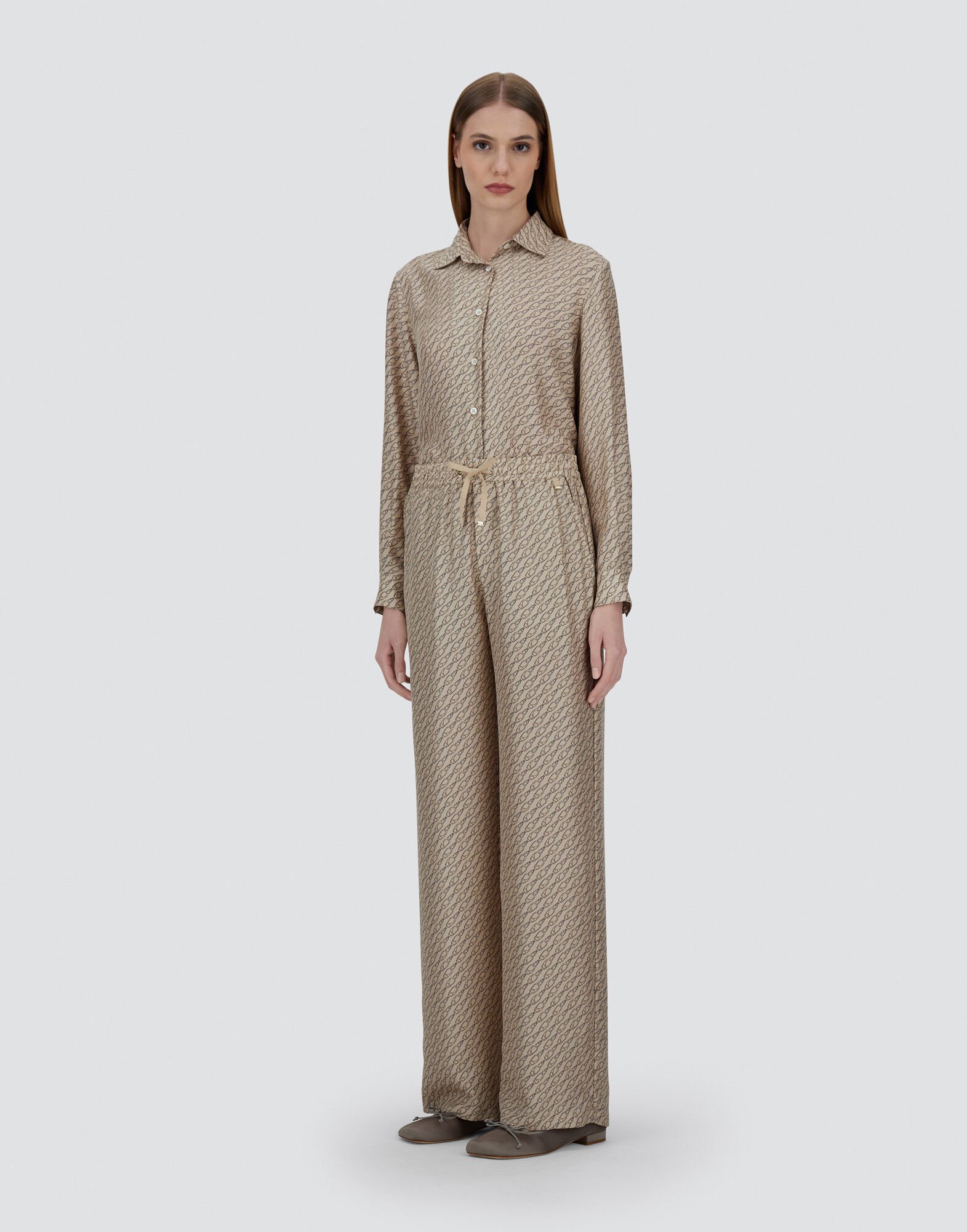 TROUSERS IN ICONIC PRINT SILK