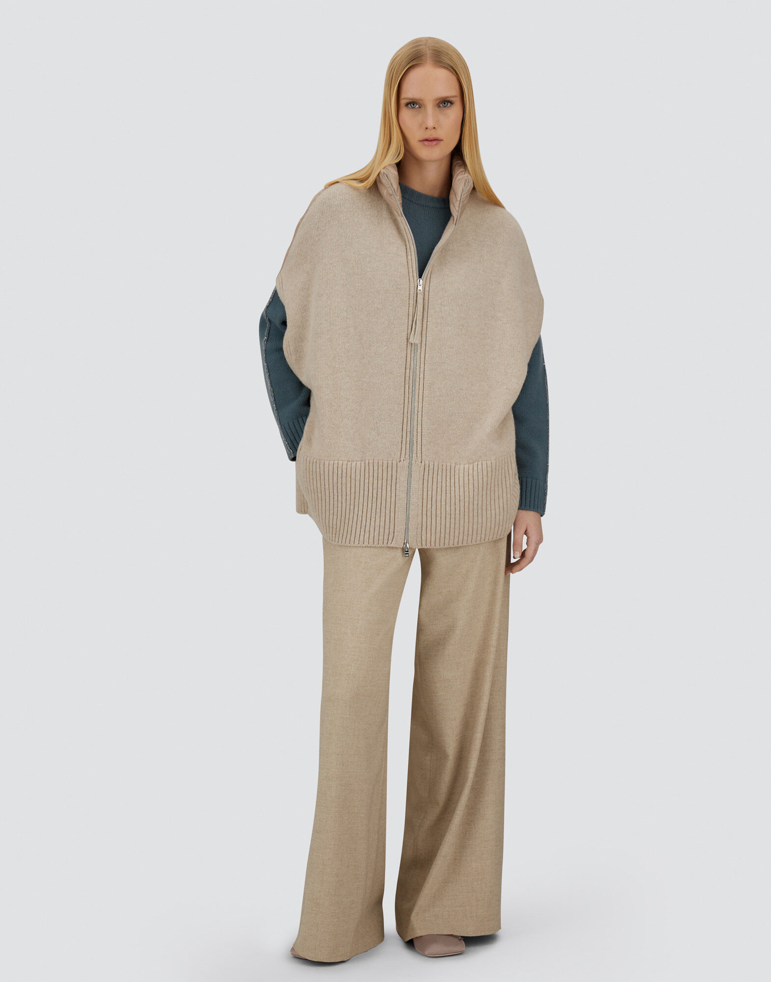 RESORT PONCHO IN KNIT & NYLON ULTRALIGHT
