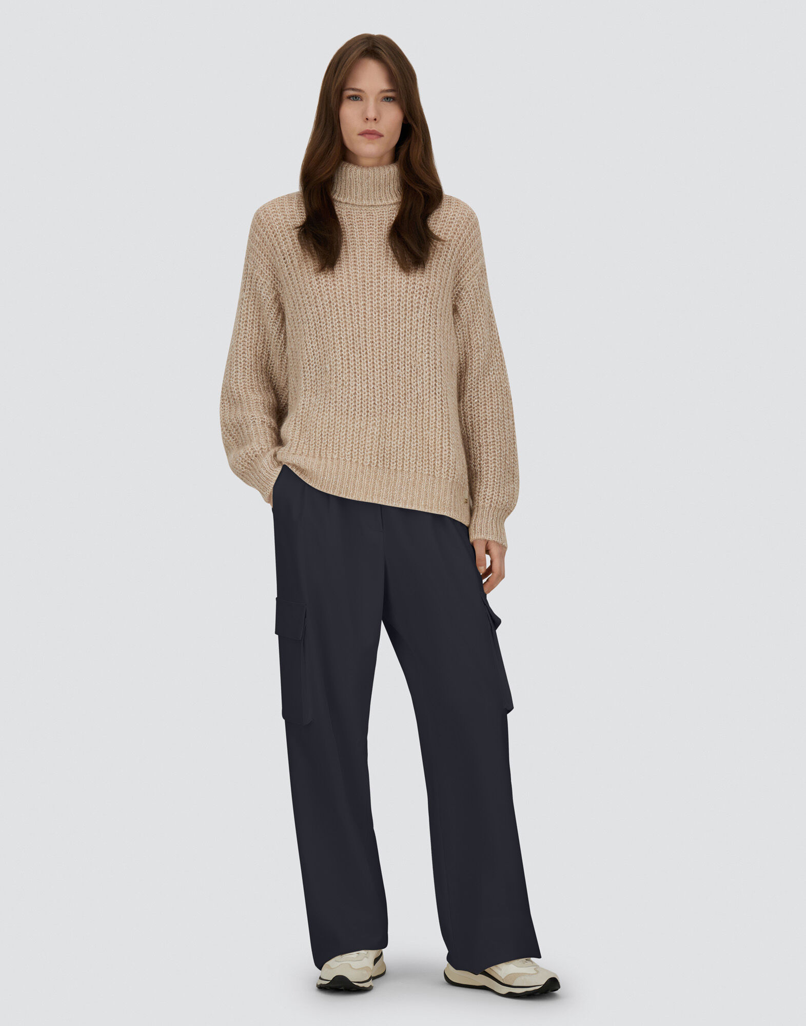 CARGO TROUSERS IN FLUID WOOL