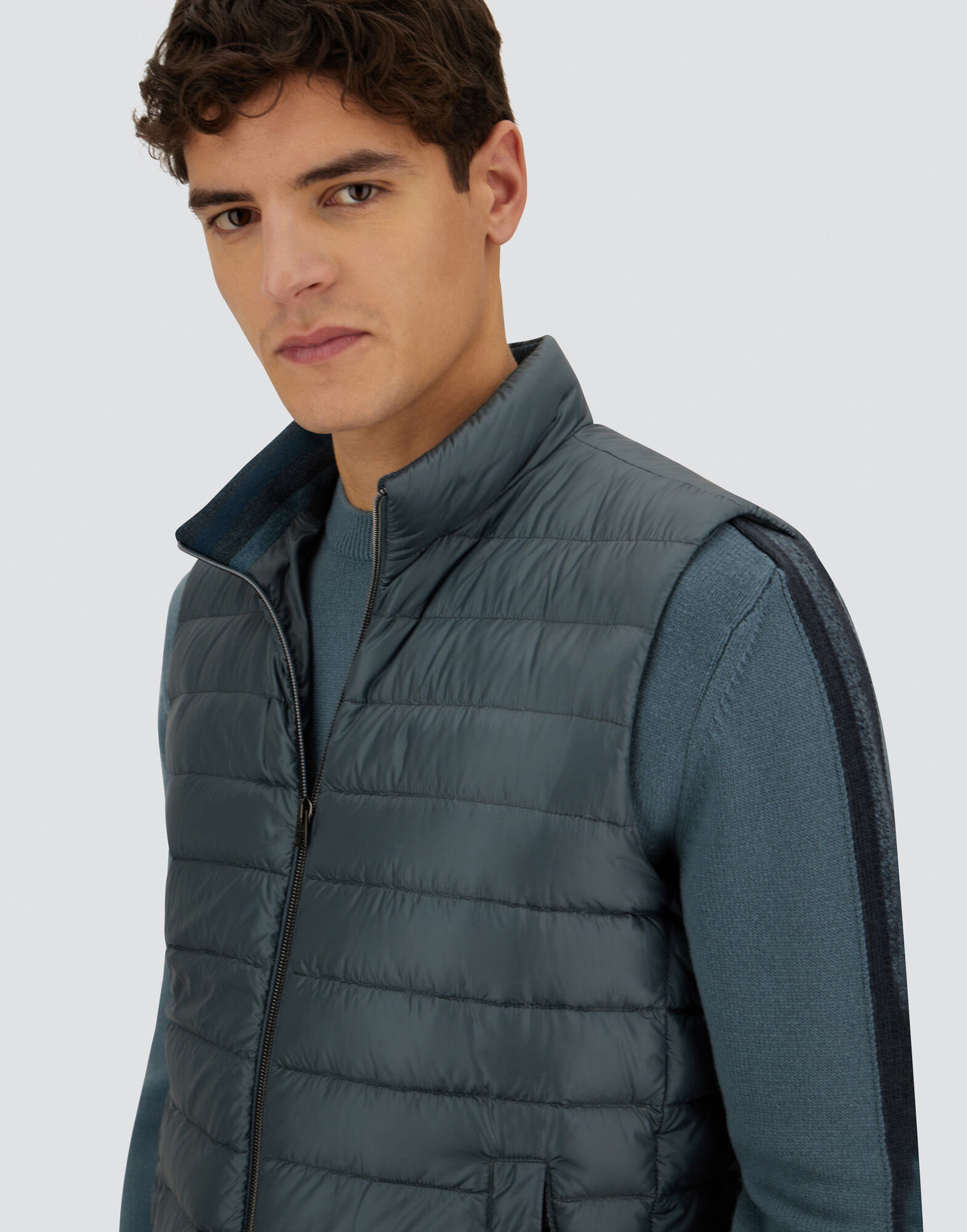 RESORT VEST IN NYLON ULTRALIGHT