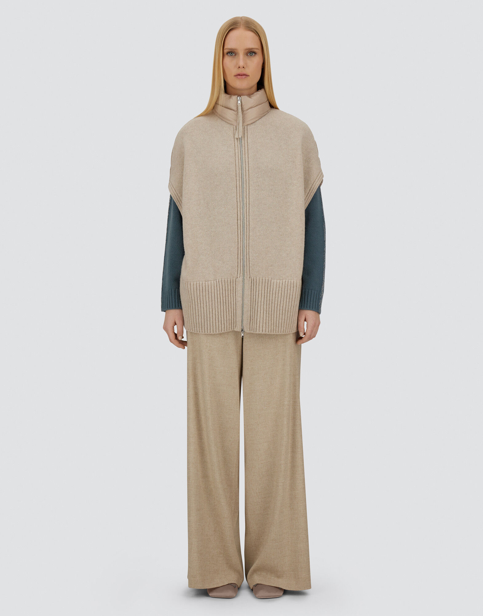 RESORT PONCHO IN KNIT & NYLON ULTRALIGHT