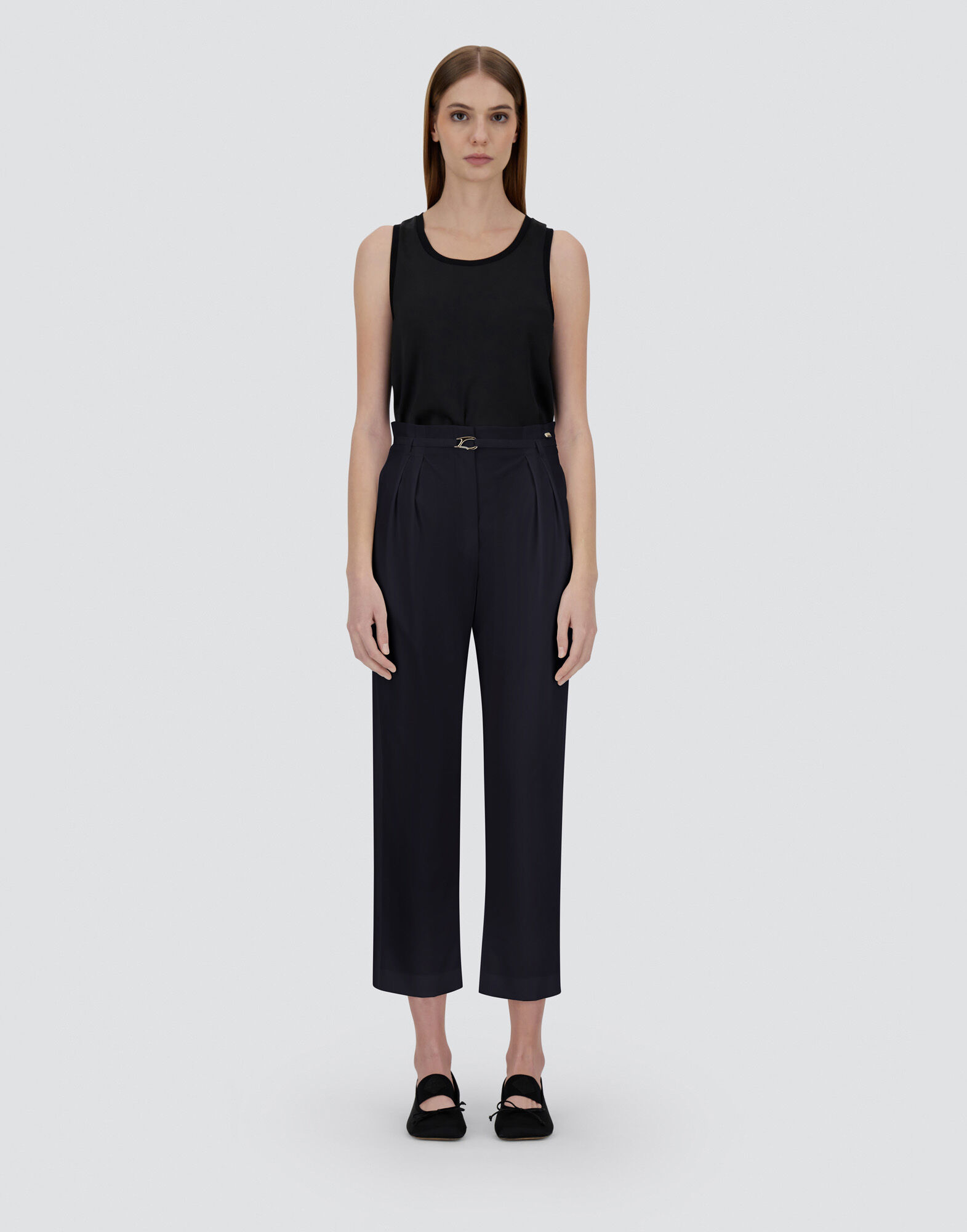 TROUSERS IN STRUCTURED NYLON