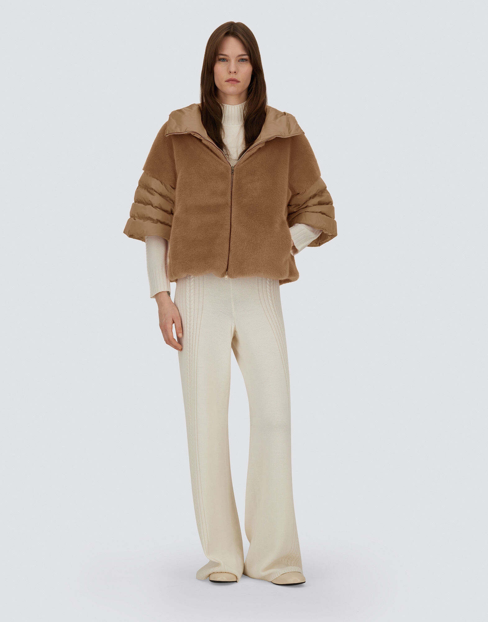 CAPE IN SATIN AND LADY ALTERNATIVE FUR