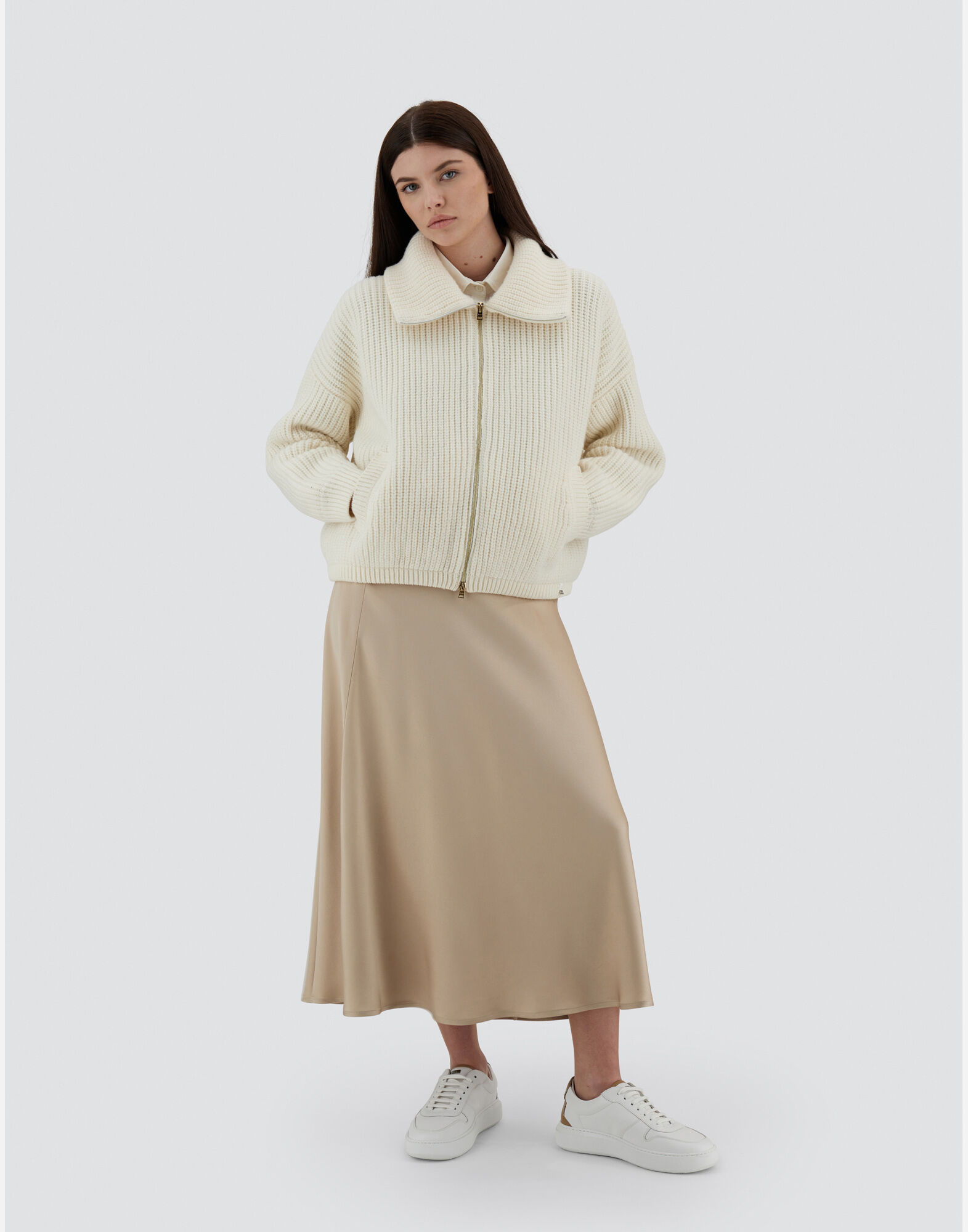 RESORT CARDIGAN IN INFINITY