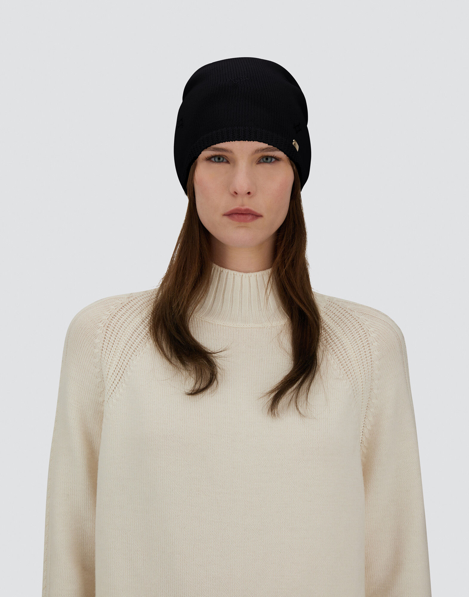 BEANIE IN ALLOVER 'H' WOOL