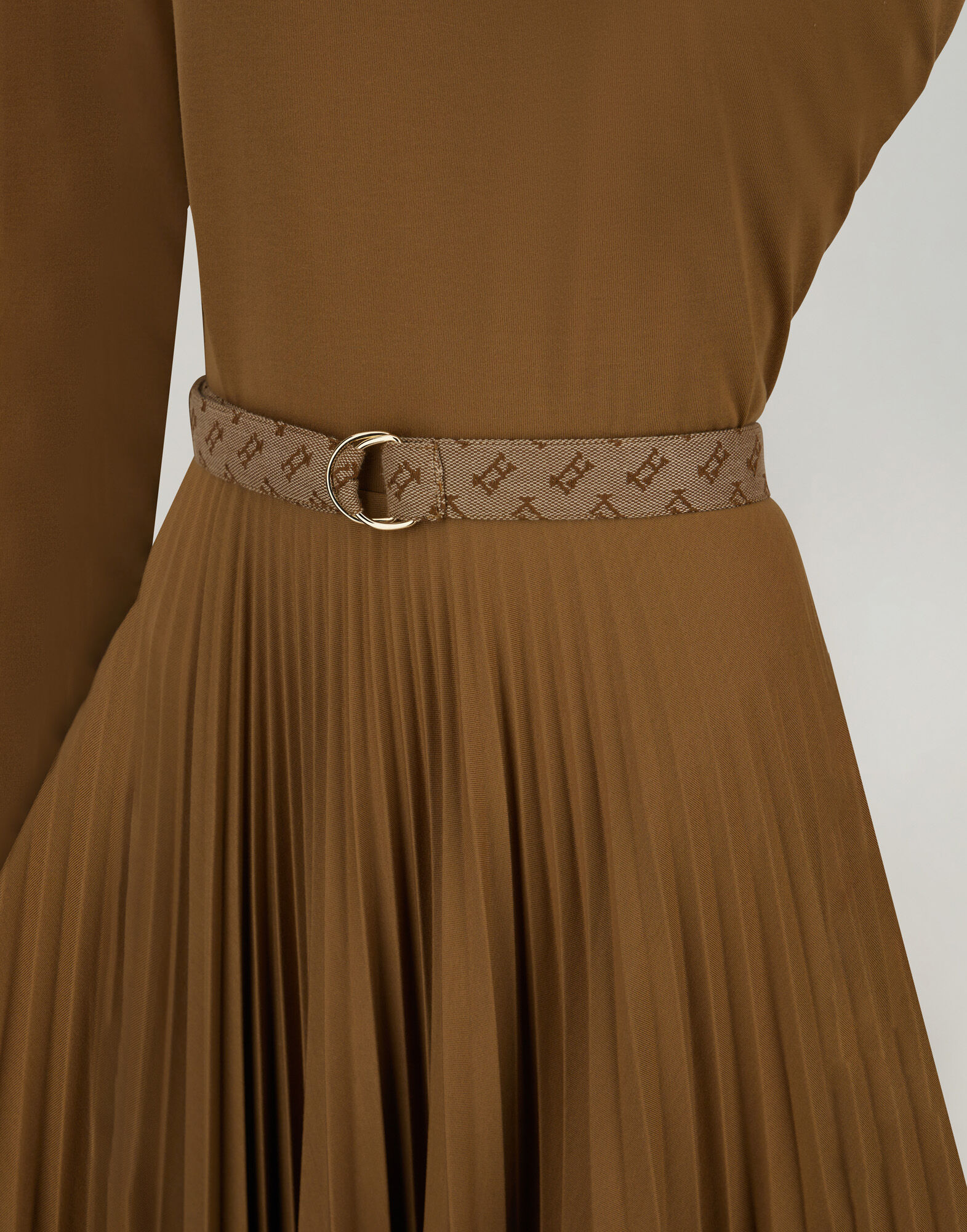 DRESS IN PLEATED JERSEY AND MONOGRAM