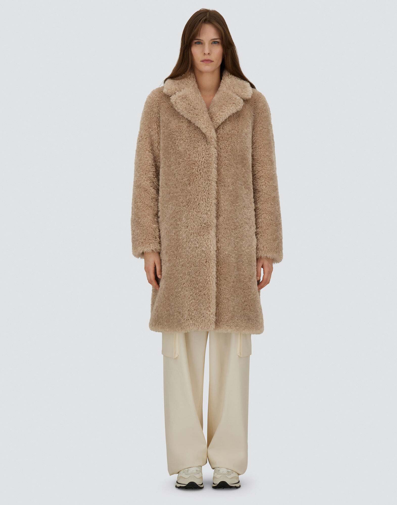 COAT IN CURLY ALTERNATIVE FUR