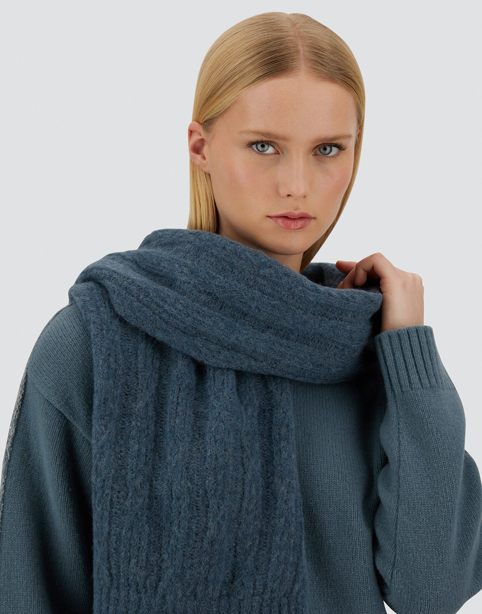 RESORT SCARF IN CABLE KNIT ALPACA WOOL