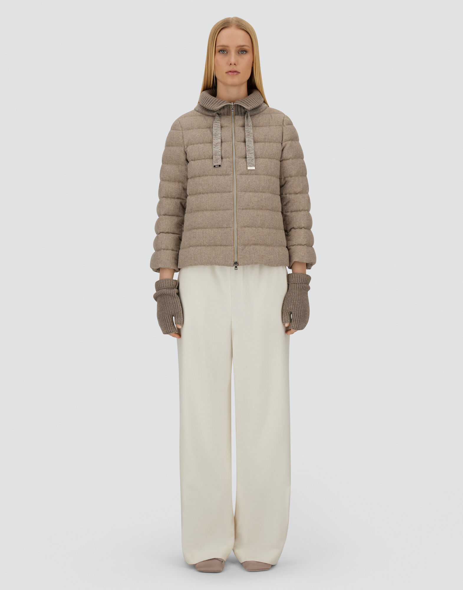 RESORT CAPE IN LUCENT CASHMERE WOOL