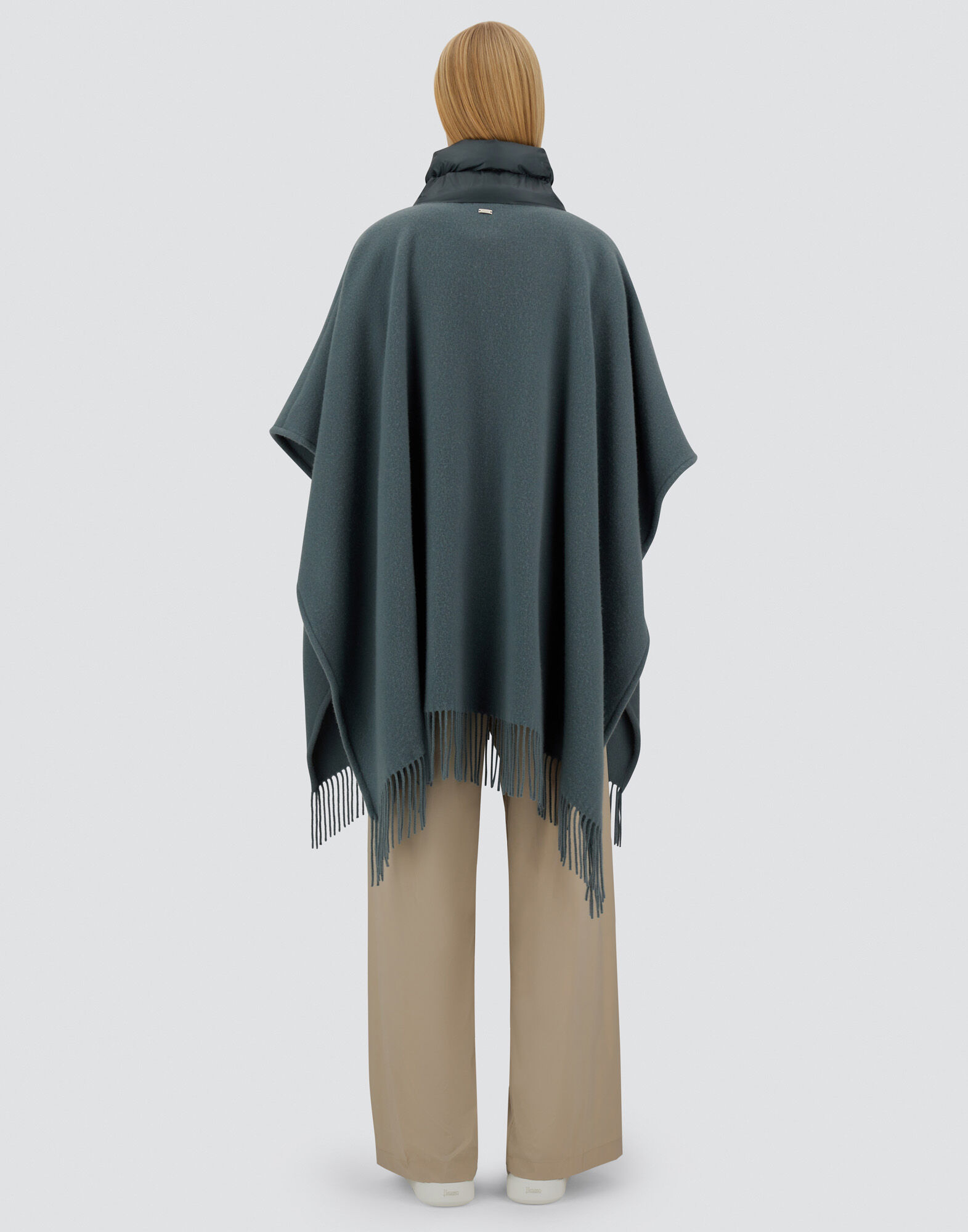 RESORT PONCHO IN WARMY & NYLON ULTRALIGHT