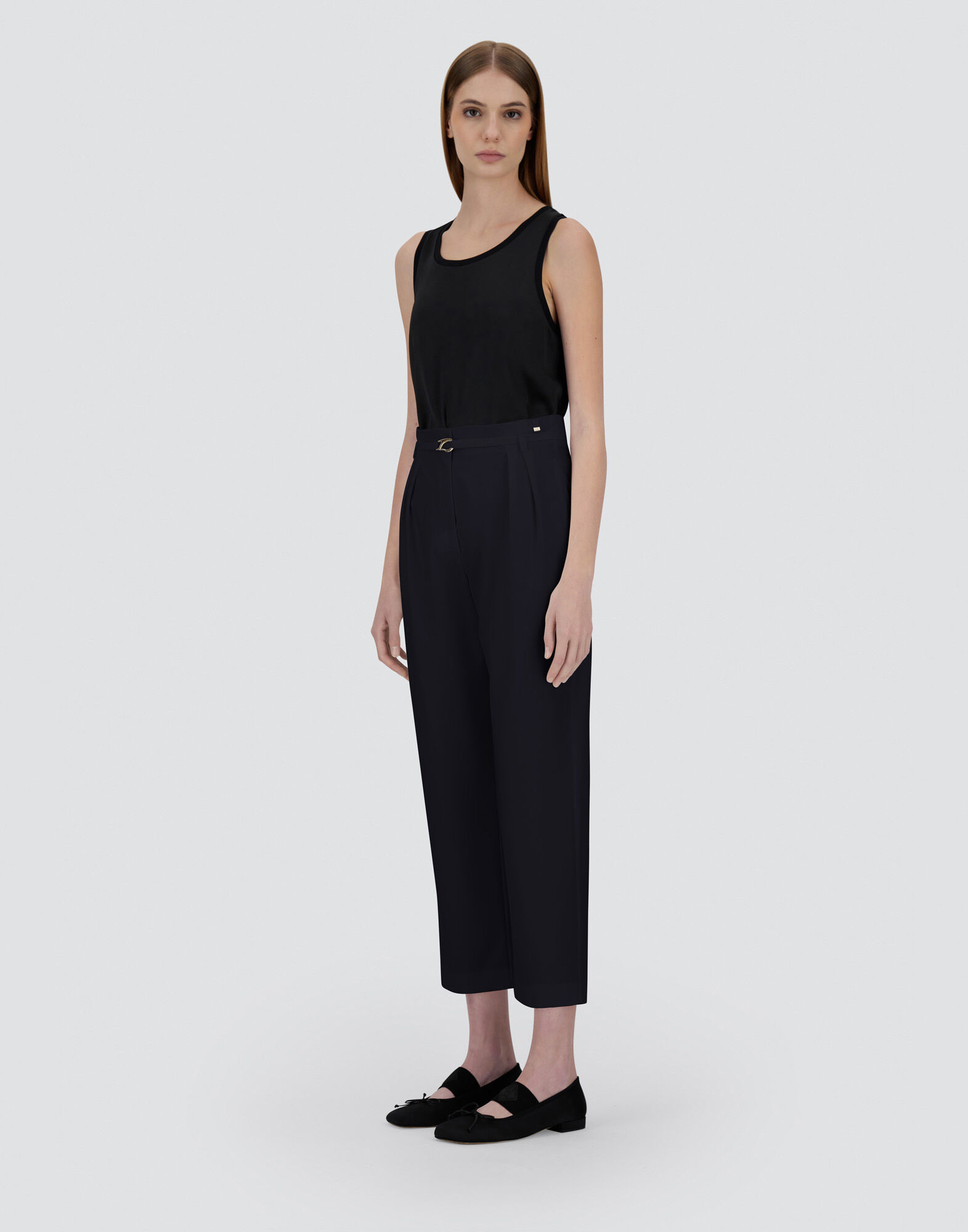 TROUSERS IN STRUCTURED NYLON