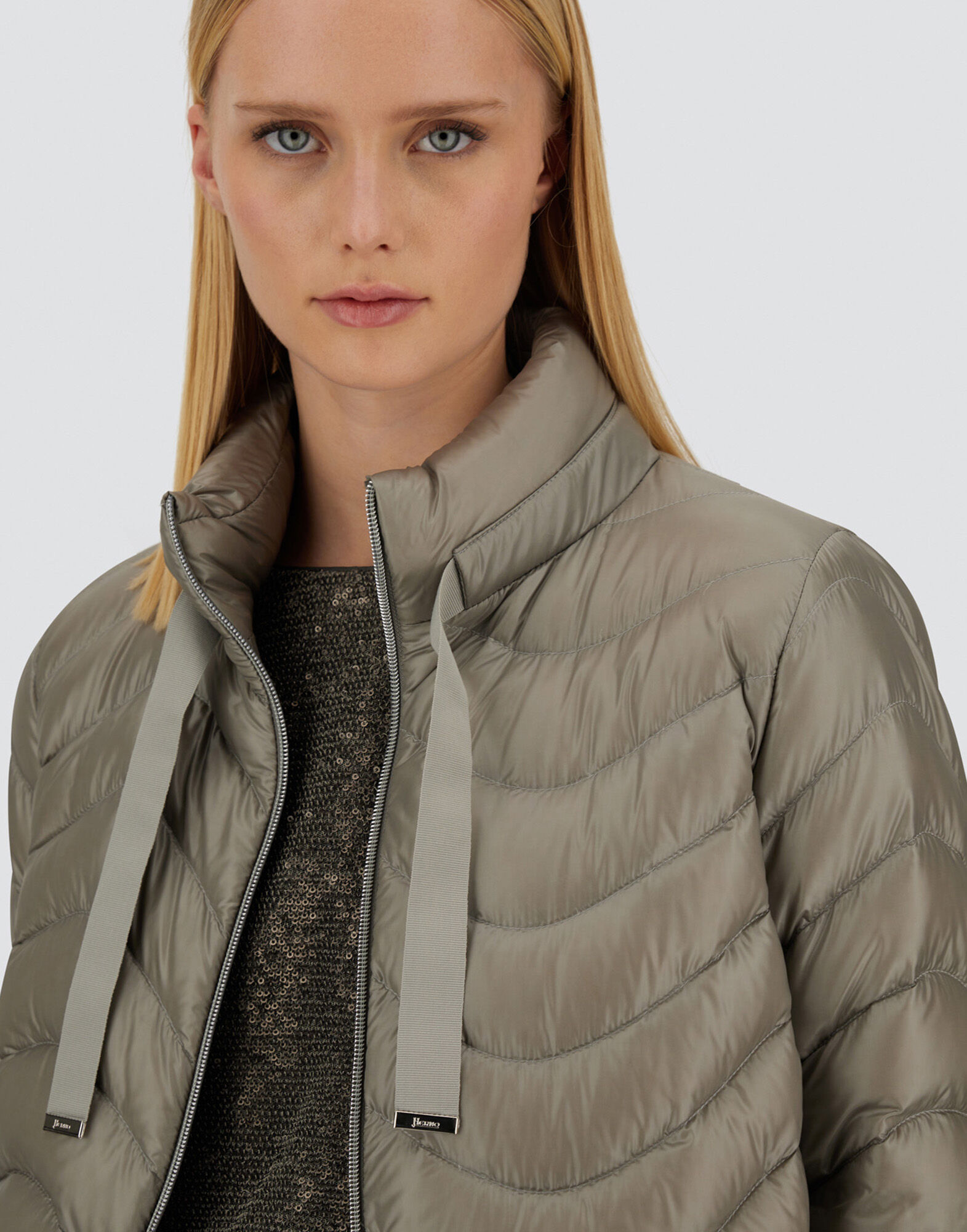 RESORT SHORT JACKET IN NYLON ULTRALIGHT