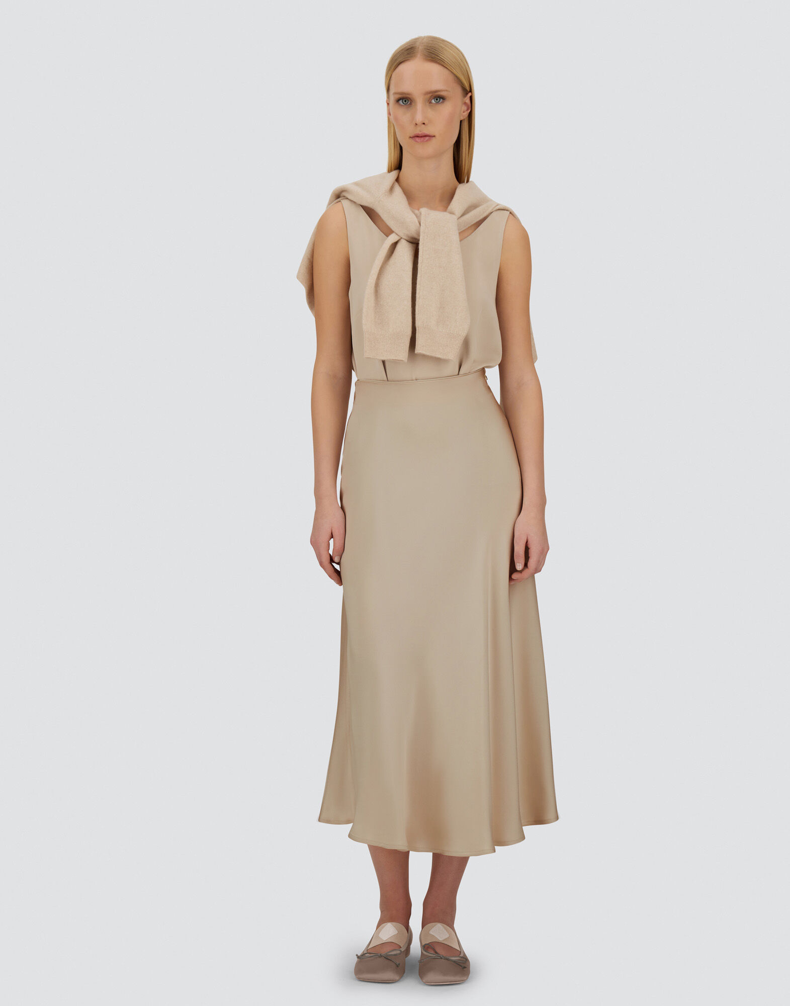 RESORT SKIRT IN ENVERS SATIN