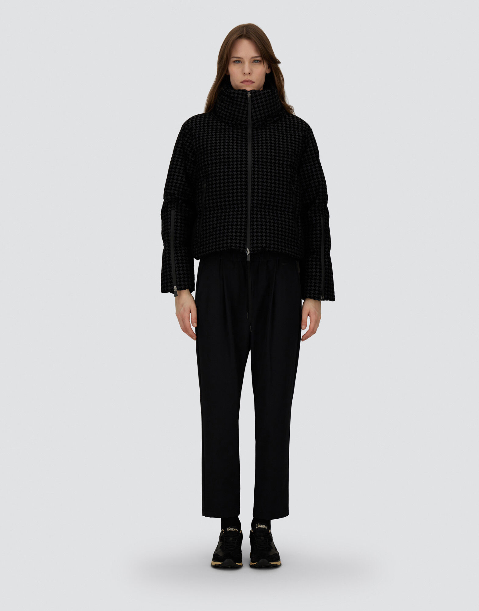 CAPE IN TECH HOUNDSTOOTH AND 2-LAYER WINDSTOPPER