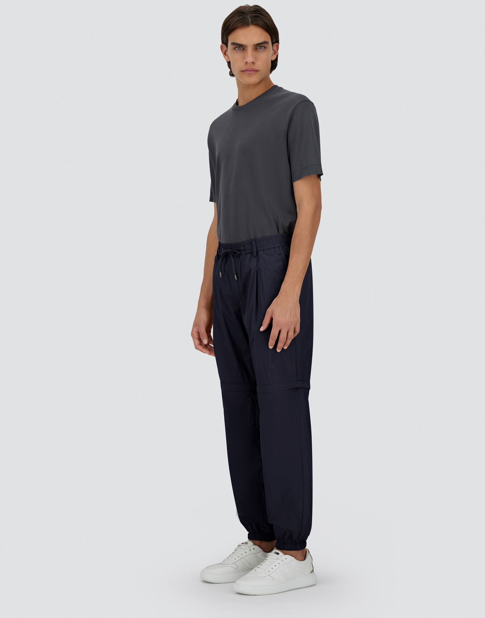 TROUSERS IN ULTRALIGHT CREASE
