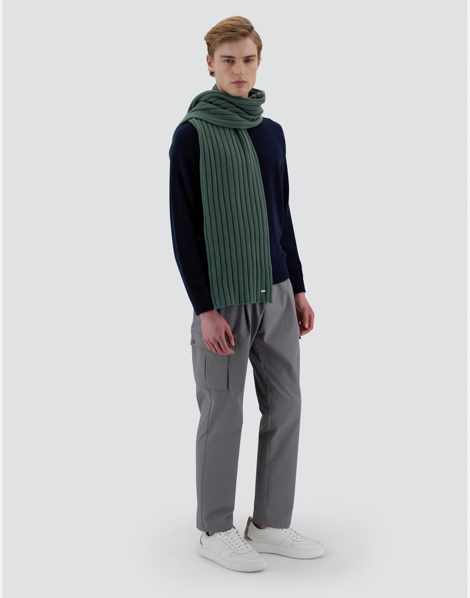 RESORT SWEATER IN PLAIN CASHMERE